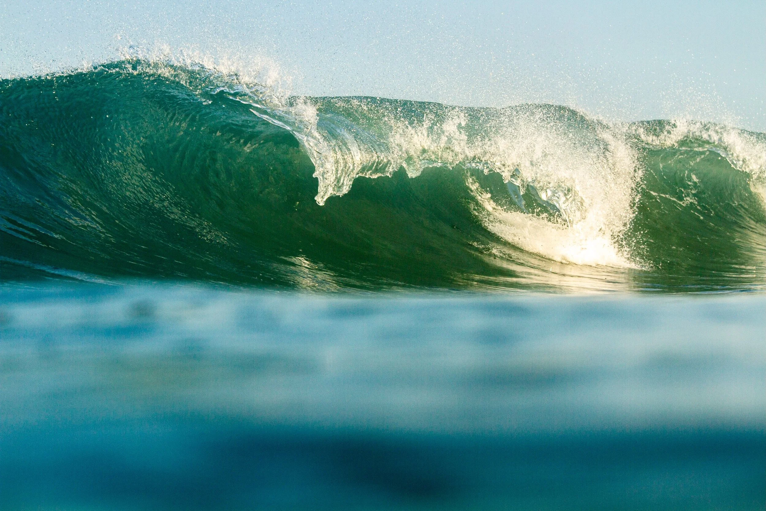 Man. September is kicking my ass. But I&rsquo;m still enjoying myself which is nice 😅 I&rsquo;m just HOLY COW SO EXHAUSTED! 

Jumping in the water is always refreshing though ✨

#wavephotography #pnwsurf