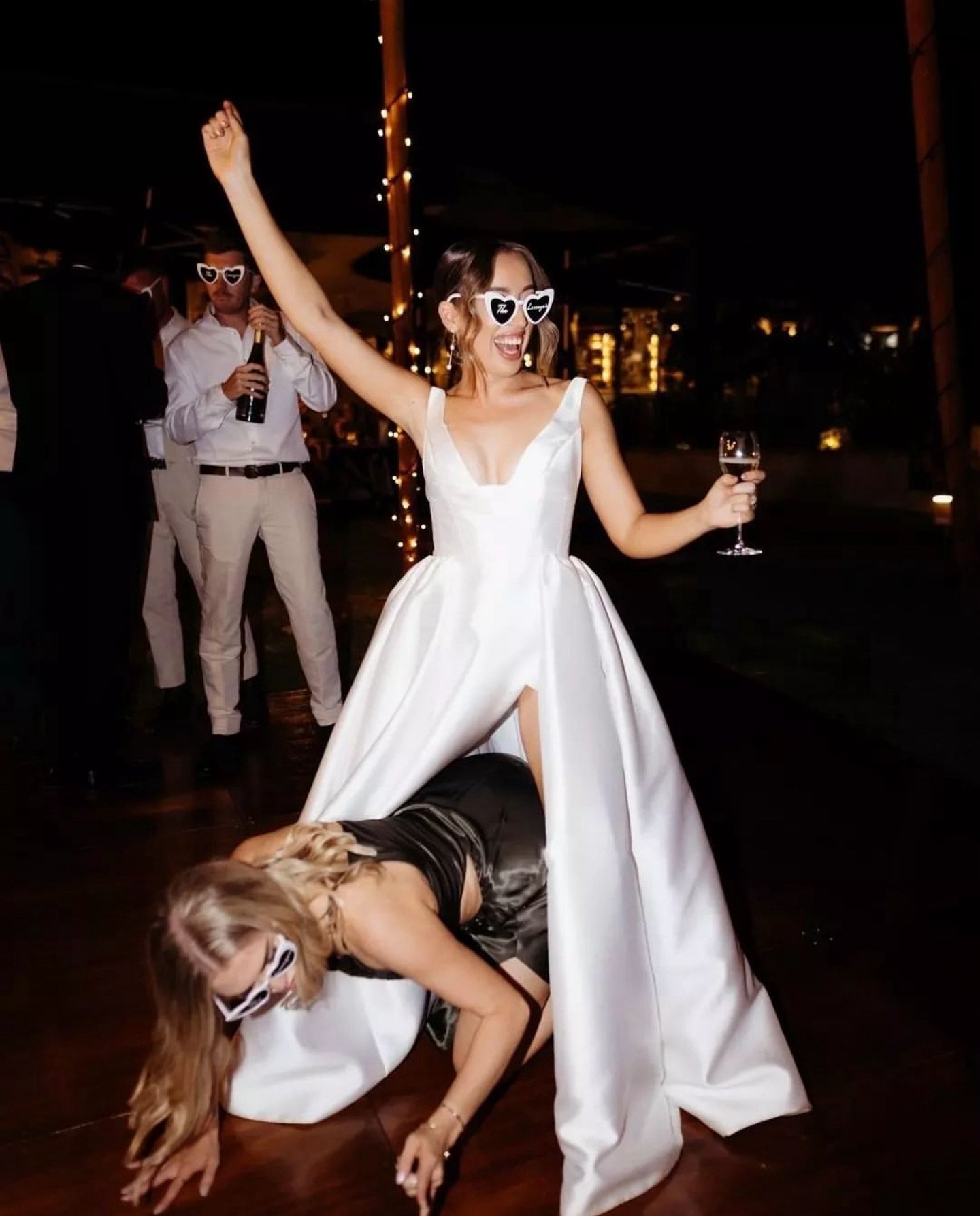 What happens on the dance floor, stays&hellip;. Nahhhh we can&rsquo;t keep dance floor shenanigans to ourselves! Such an epic moment caught on film by @joshball_weddings. 

#margaretriver #margaretriverweddings #wawedding #southwestwa #downsouthwa #p