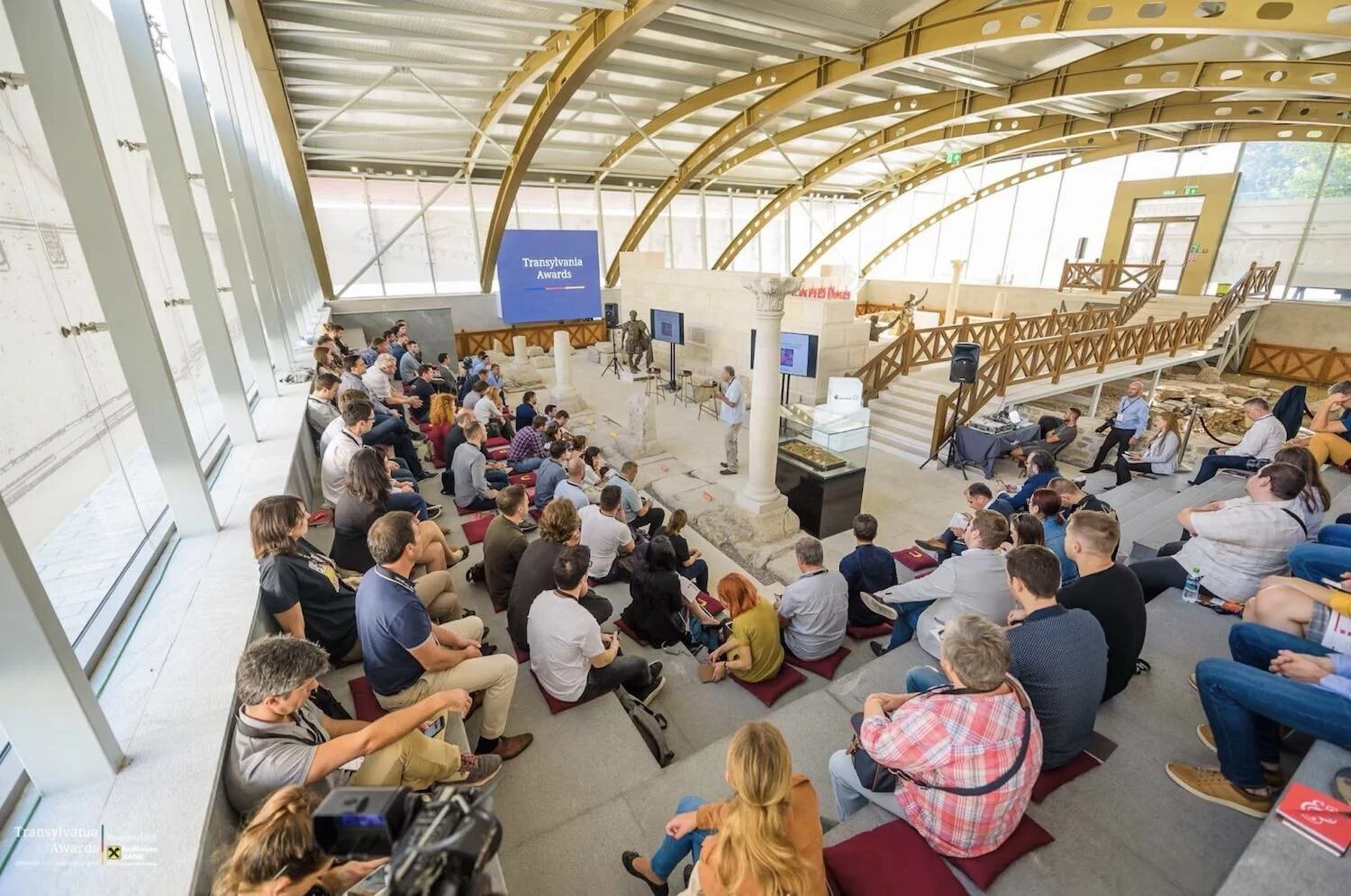 ⬆ Transylvania Awards, the region’s first multi-disciplinary conference, created and organized by Heraldist &amp; Wondermarks, with Raiffeisen Bank and Forbes as main partners