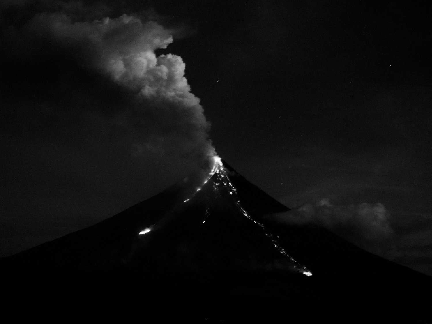 Philippines. Albay. Mount Mayon eruption 2018.