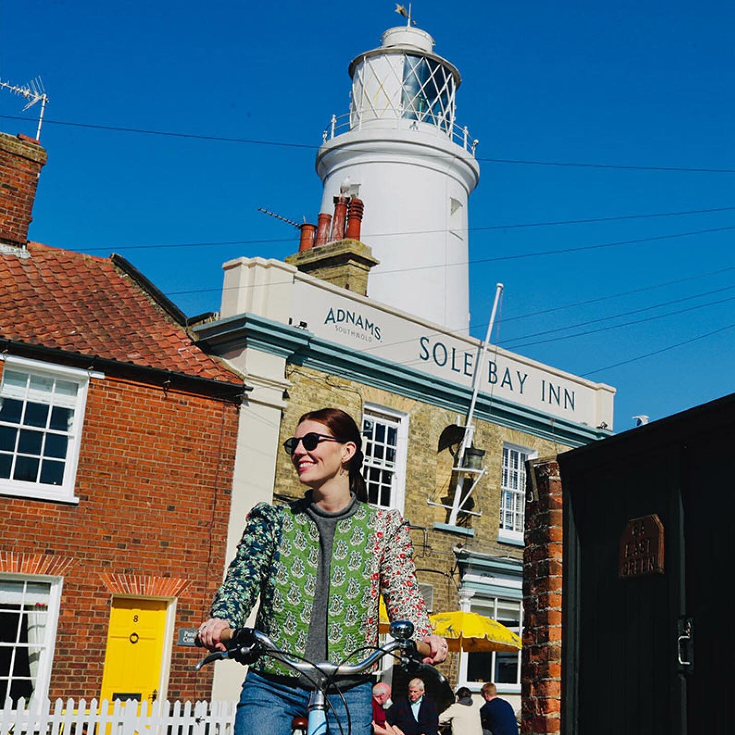 Cycling, sun and the Sole Bay Inn? Yes please! 

Photo by @rosielitterick 

#solebayinn #cyclingsouthwold #summersouthwold #southwoldlife
