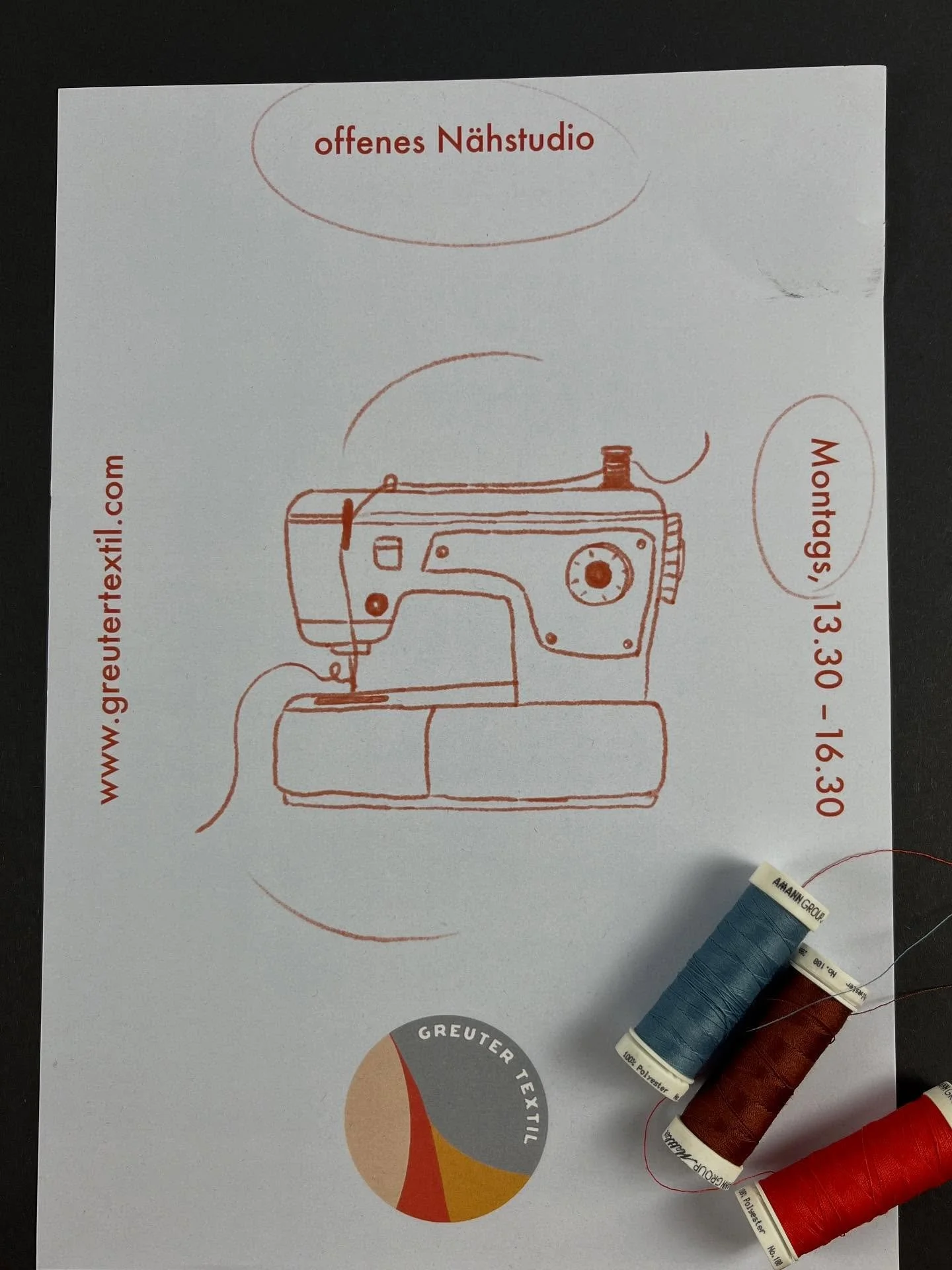 In unserem offenen Nähstudio wird euer eigenes Nähprojekt 🧵begleitet von Nadja Tschopp, ausgebildete Bekleidungsgestalterin mit eidgenössischem Fachausweis.
💰Kosten: 
Einzelsession: 75CHF
Abo: (11 Sessions): 750CHF
Jeden 2. Montag b