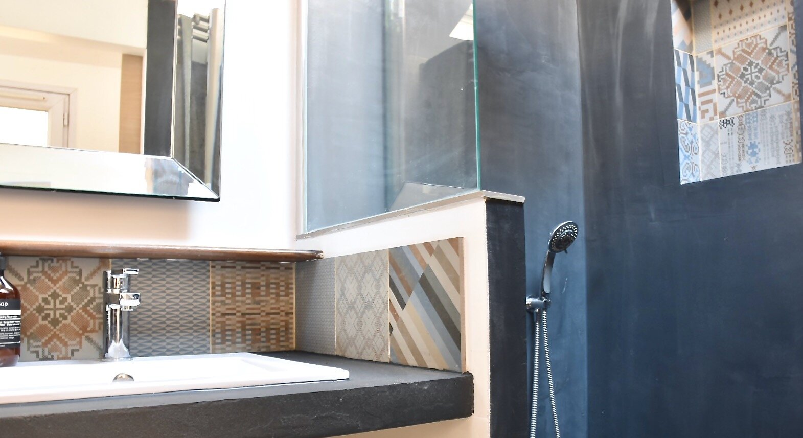 carreaux de ciment, salle de douche