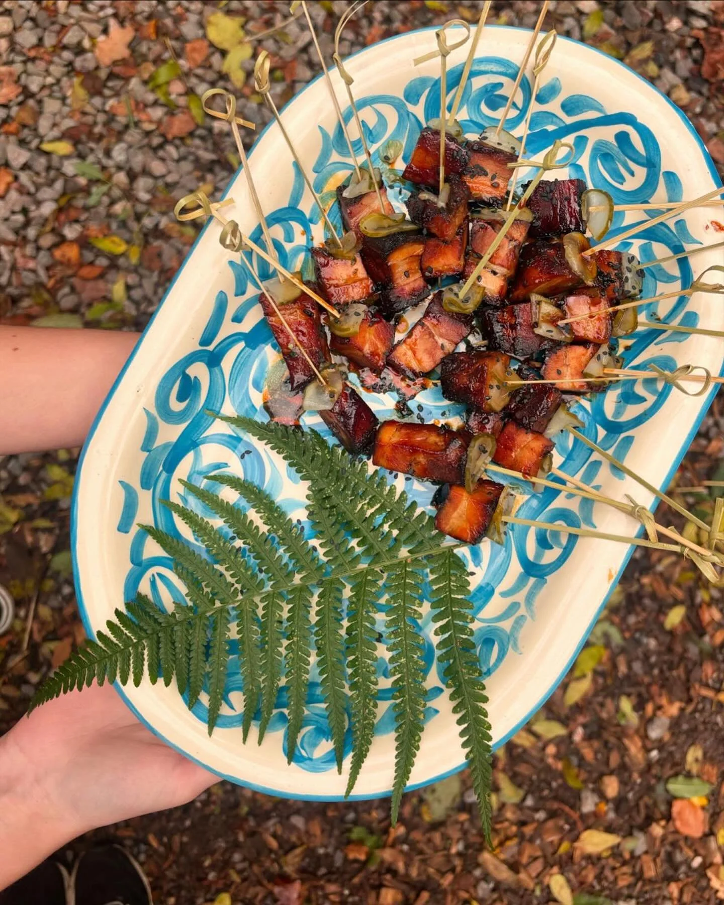 Canap&eacute;s! Tamworth Pork belly slow cooked in soy, honey and ginger with pickled cucumbers 🤤

&bull;
&bull;

#canapes #canape #porkbelly #soy #honey #ginger #cucumber #firecooking #privatechef #events #eventcatering #privatedining #localproduce