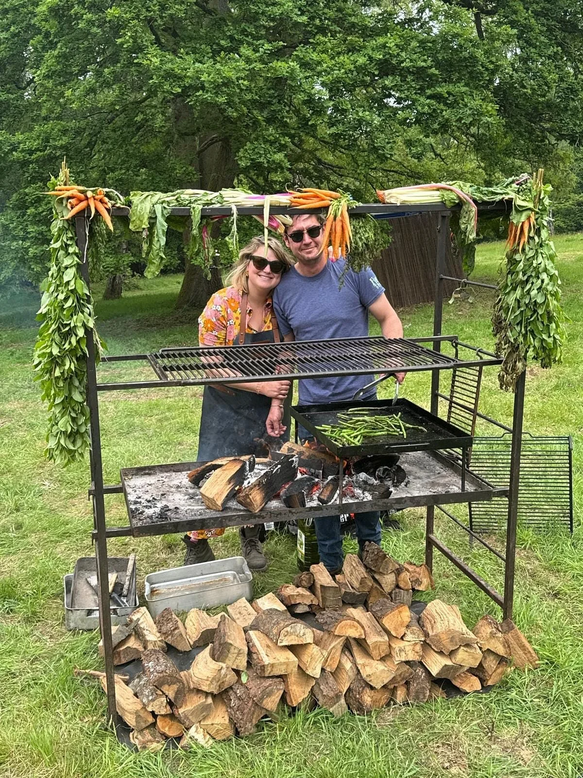 What a duo! Louise and Rupert, our flaming fire Chef extraordinaires! There is nothing they cant cook on their fires! 🔥

&bull;
&bull;

#chef #yeschef #duo #firechef #firecooking #fires #privatechef #events #eventcatering #dorset #dorsetbusiness