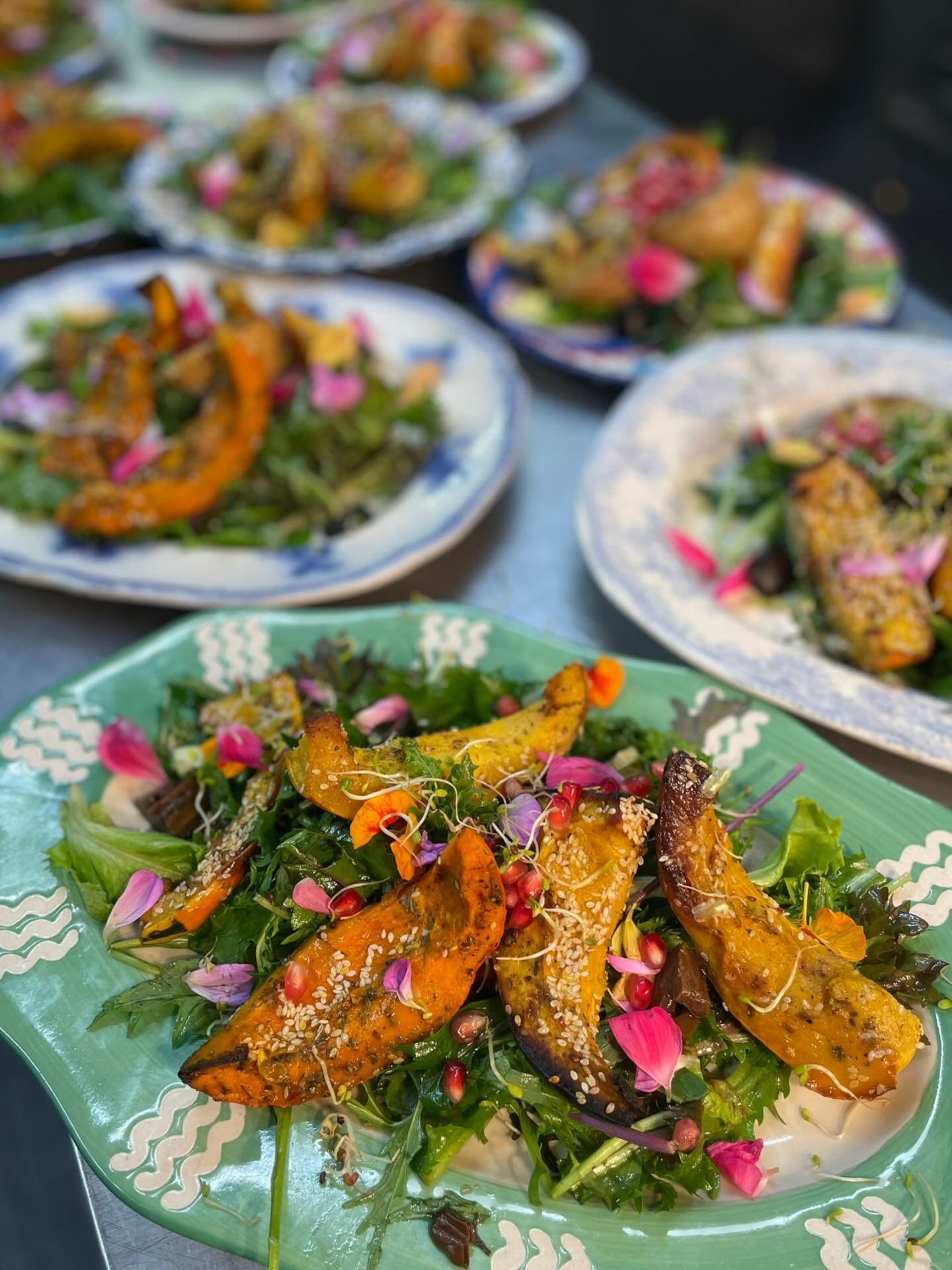 Sesame roasted squash, pickled walnuts and organic salad leaves! Yes please! One of our delicious wintry side dishes for this time of year ⭐️