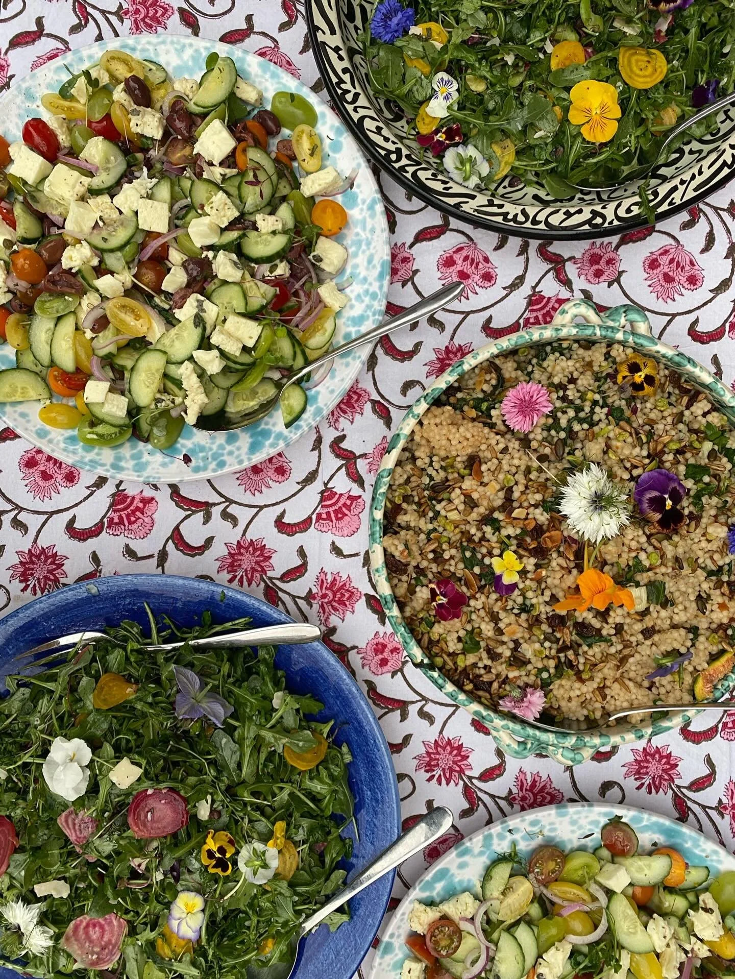 All about colour! A joyful table of summer salads for a special supper @stgileshouseweddings the night before a very happy couples wedding 💒
