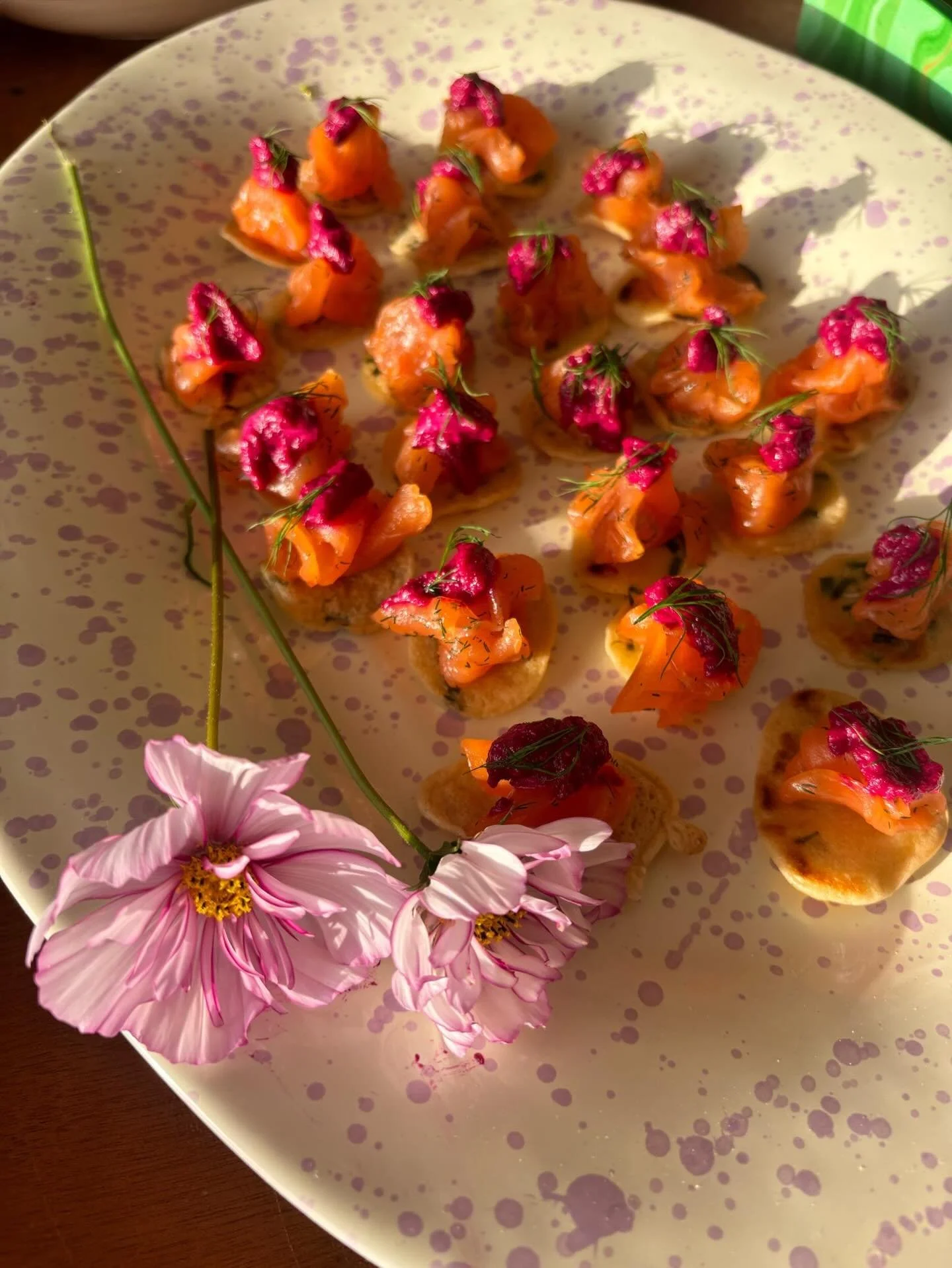 Always colourful. Always seasonal. Always delicious. This photo ft. @meretrout smoked trout, homemade blinis, and a beetroot horseradish for a tasty kick of flavour on the most stunning @hotpotteryuk platter