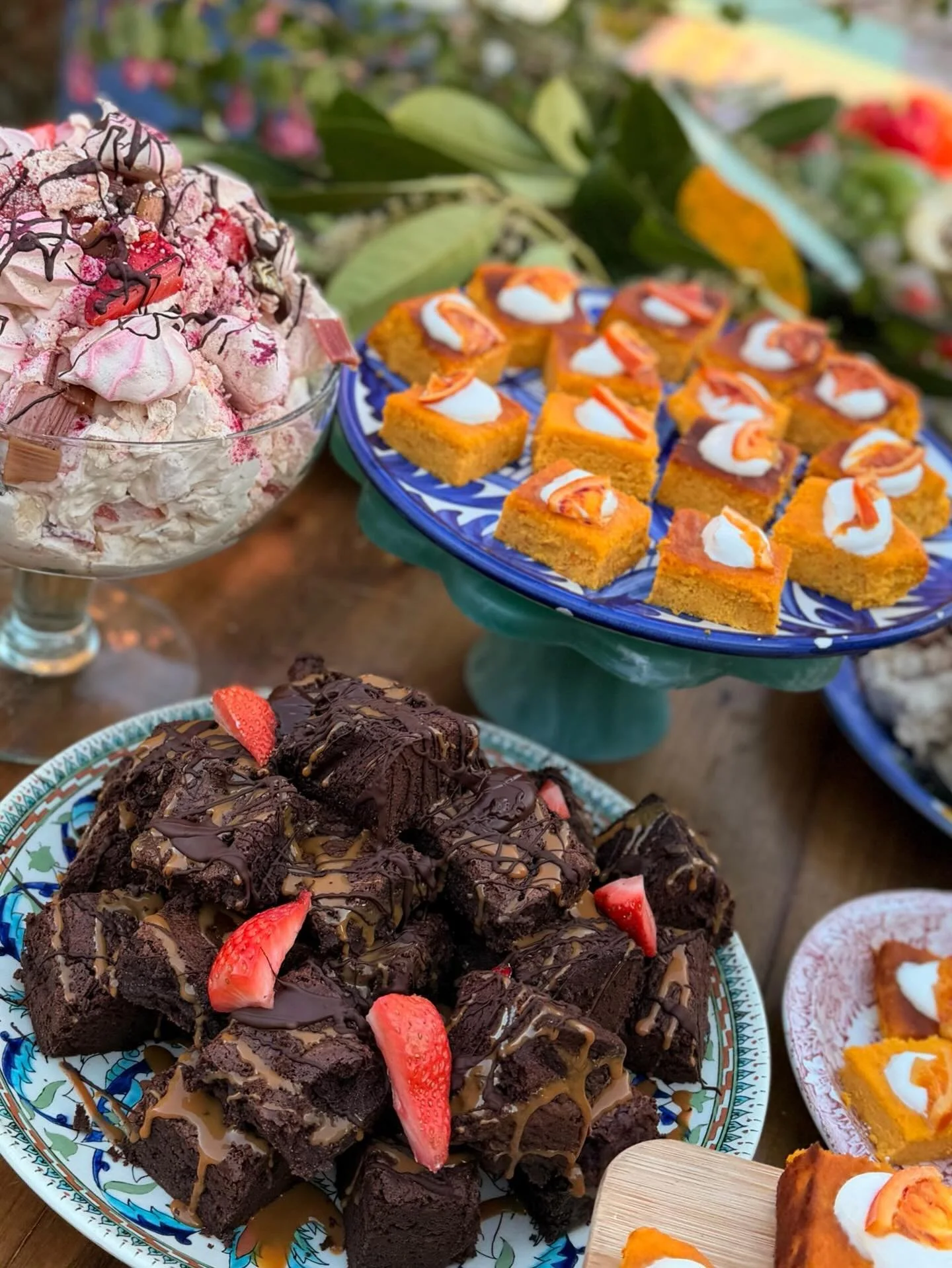 The prettiest dessert table 🫶🫶🫶🫶 It looks stunning but tastes event better!