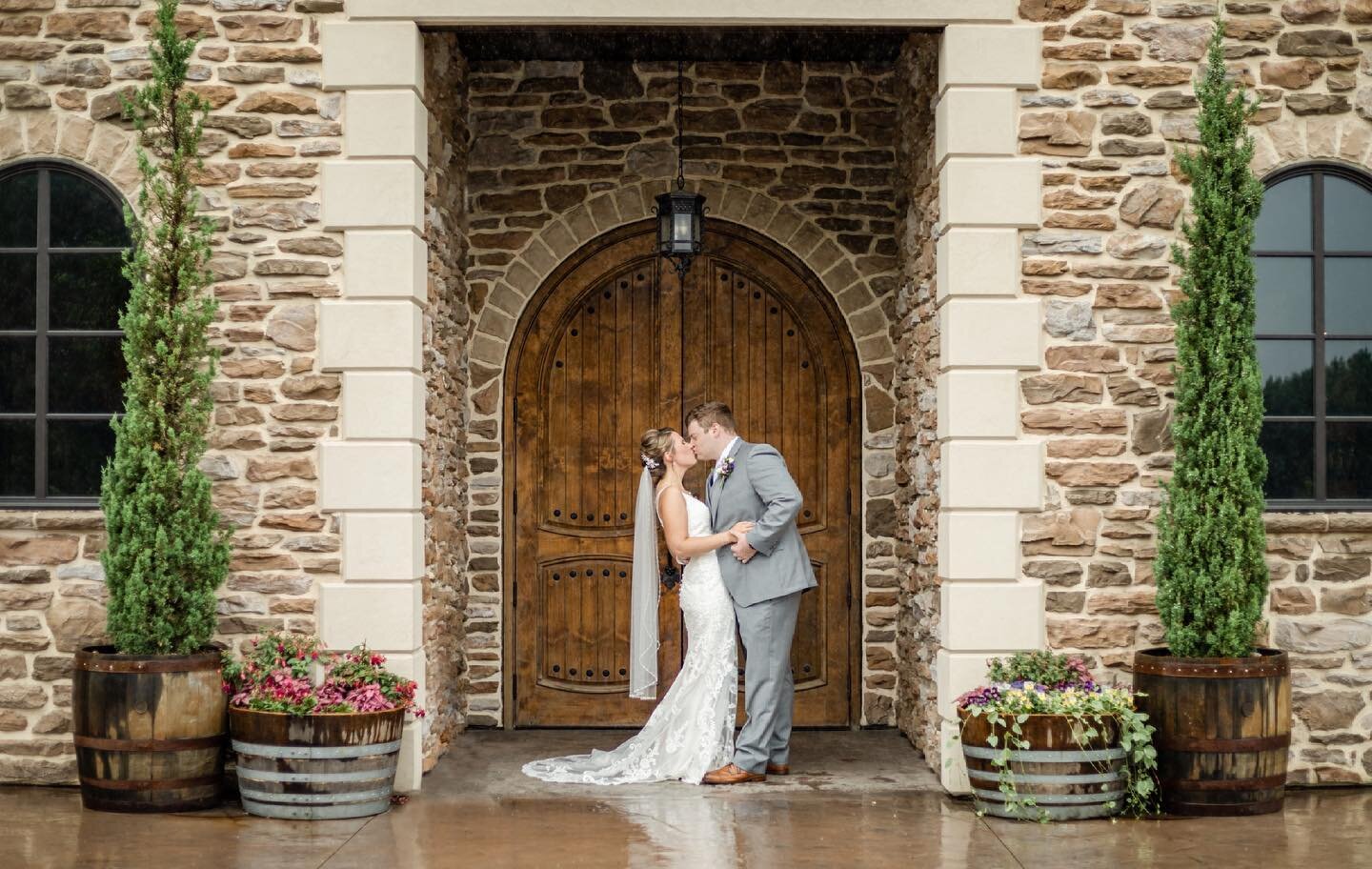 Congratulations to @alliebeltz and Joe! 🎉 
&bull;
&bull;
&bull;
#folinoestate #weddingday #margaritadewaltphotography #newlyweds #magicalmoments #lace #lehighvalleyweddings