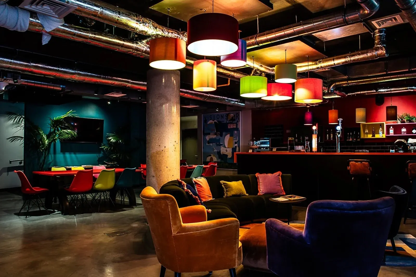 singles-room-lounge.jpg