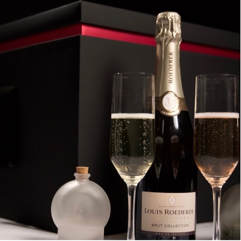 Tied with love. 
Our Valentine&rsquo;s Duet is a new and luxurious way to unwrap the romance. This gift offers an immersive experience for two &ndash; open one layer to find customizable couple&rsquo;s champagne cocktails only to reveal the next with
