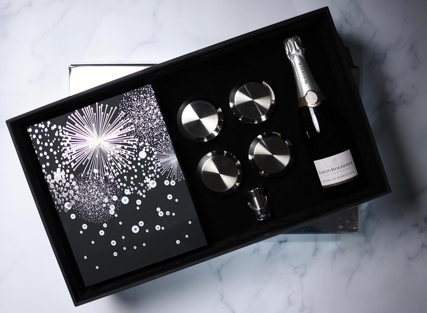 The new elevated way of gifting. 
Details for your next client or corporate gift that shouldn&rsquo;t be overlooked. Start creating with us today at OCNYC.com.

Part of the OCC EXPERIENCE COLLECTION.

#OlivierChengCateringAndEvents #OCC #Luxury #NYC 