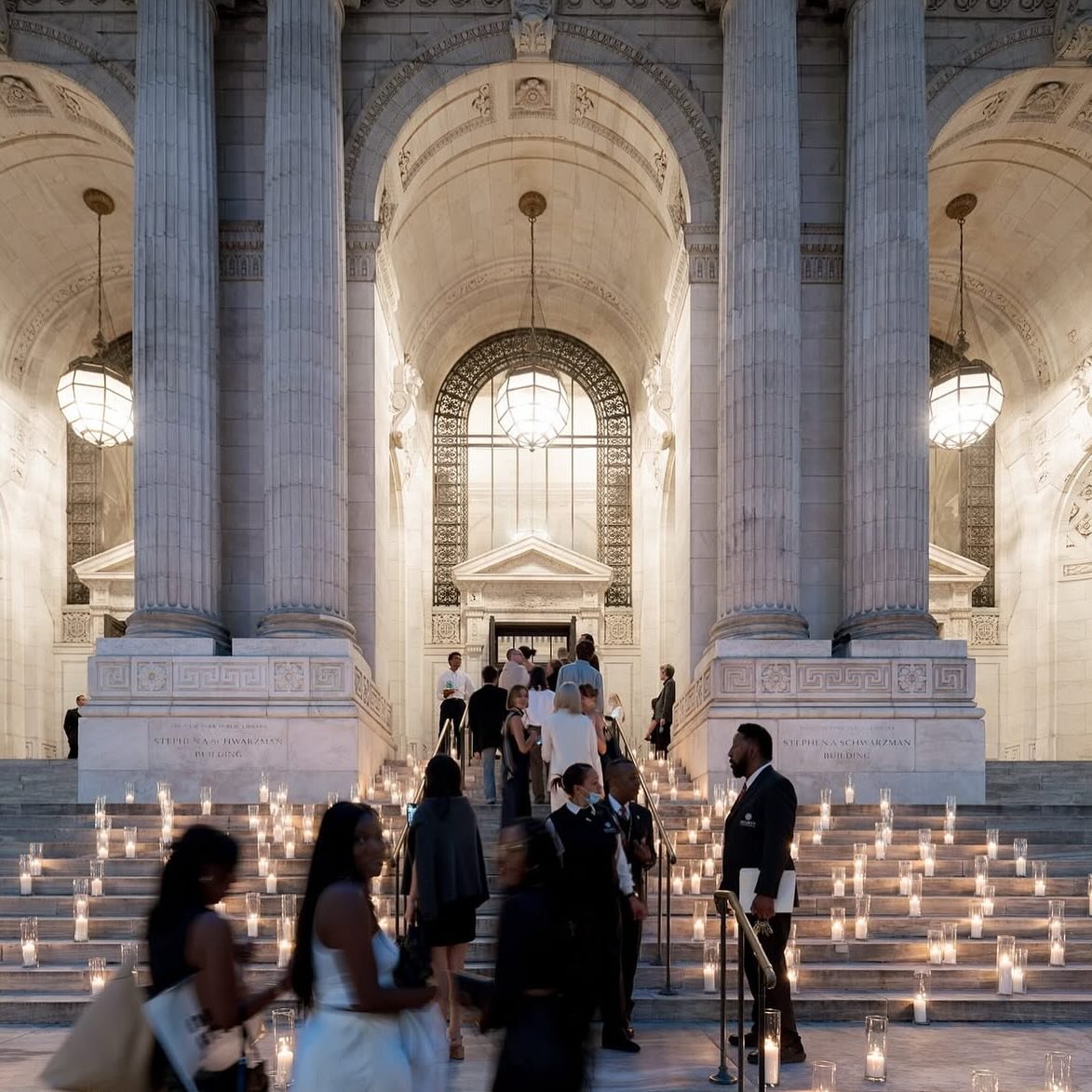 An entrance fit for a storybook evening. Honored to be part of the Annual Library Lions Gala at the iconic @nypl, where history, elegance, and literary legacy come together.

A special thank you to @david_stark_design for bringing this vision to life