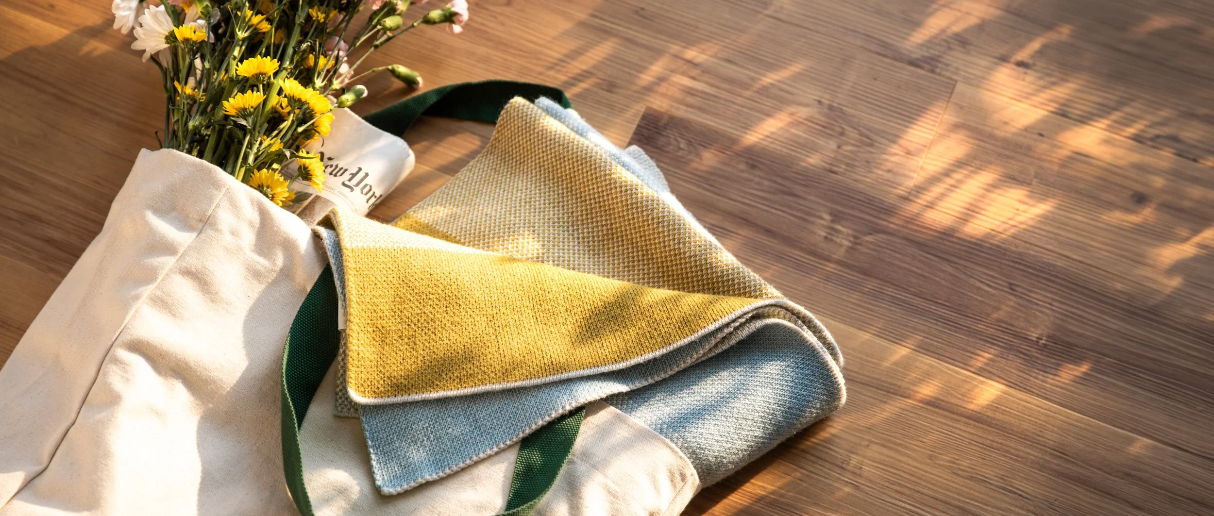 Sunbrella_LTD-Spring-Throws_Location-Lifestyle_35.jpg
