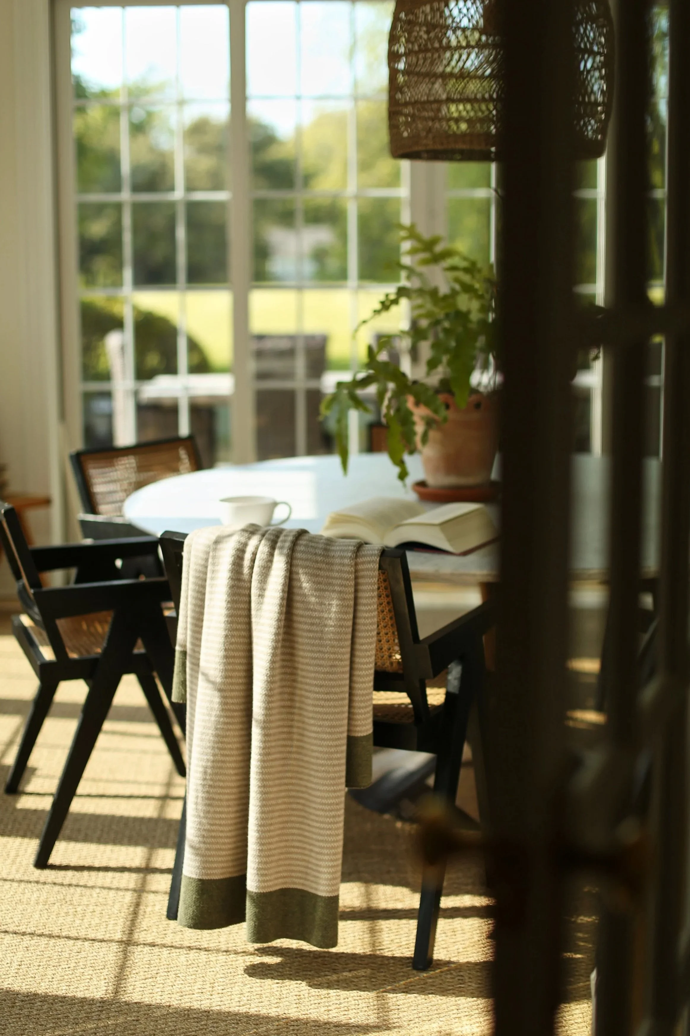 SB_May_Lifestyle_Day1_SunRoom_23.jpg