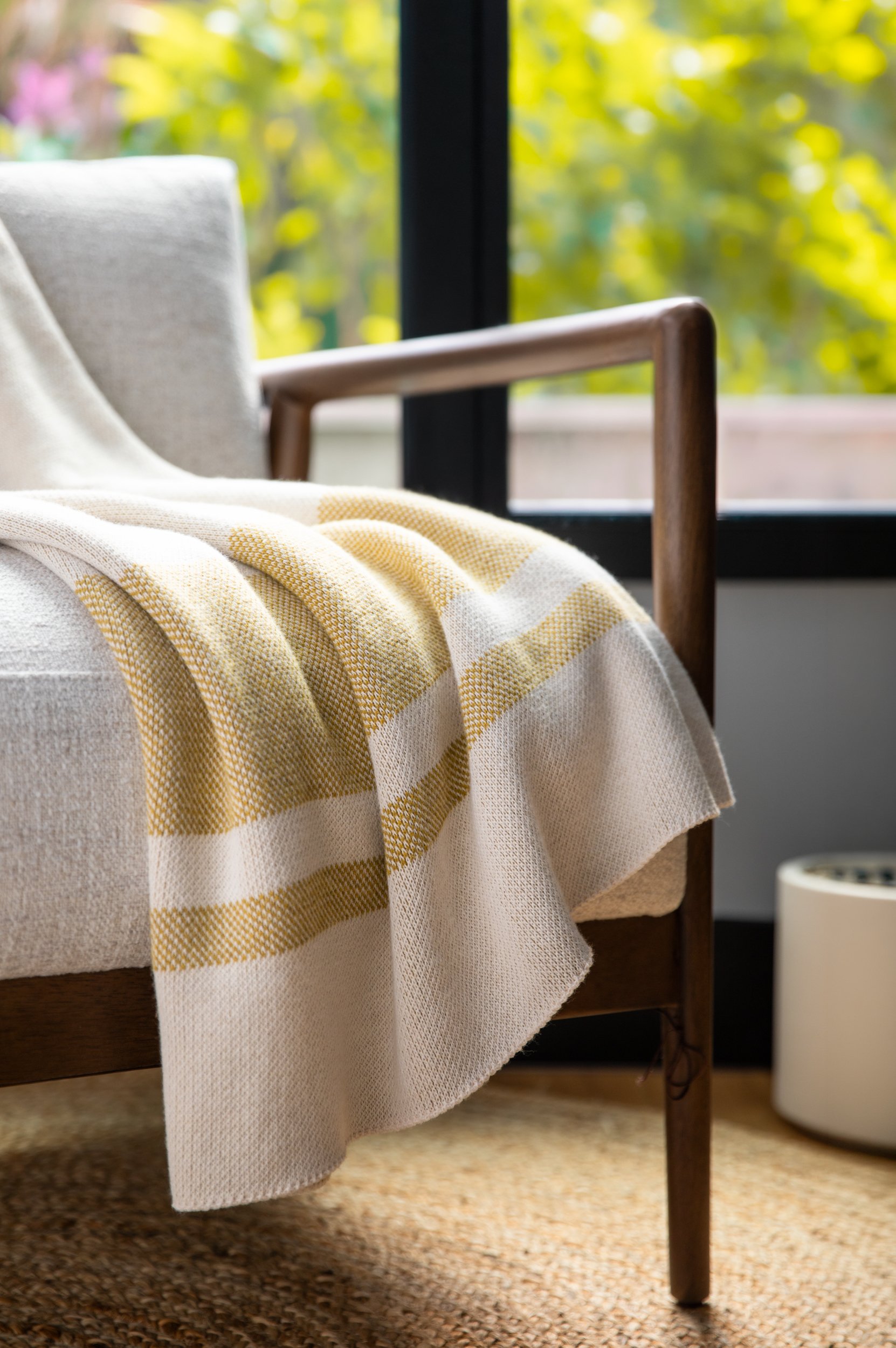 Sunbrella_LTD-Spring-Throws_Location-Lifestyle_44.jpg