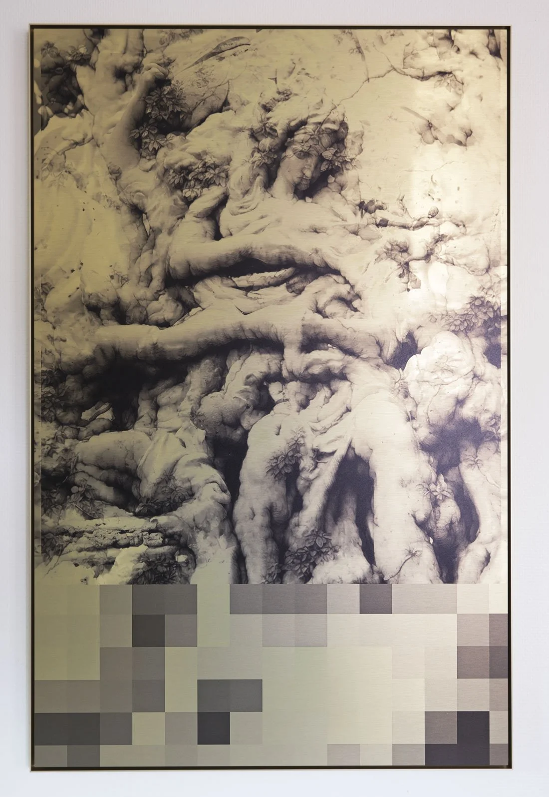 Une peinture monochrome représentant des branches d'arbre torsadées avec des feuilles, partiellement obscurcies par des zones pixelisées en bas.