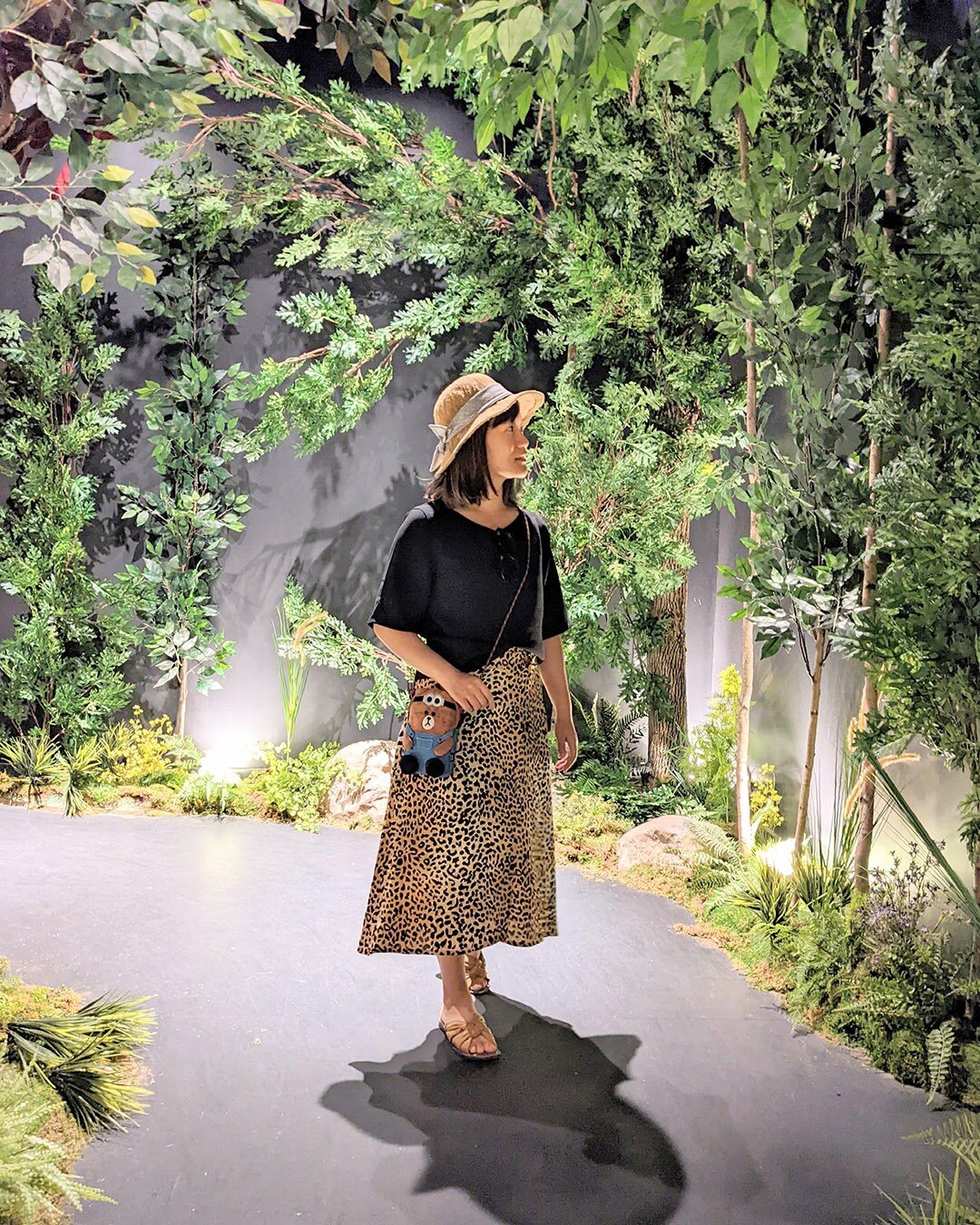 Black and leopard outfit. The top and the skirt are both from @thredup #thredUPambassador #ThriftLoudly
.
I was looking around in a toy store called Camp. In the back of the store, I unexpectedly stepped into a secret room through a hidden door. The 