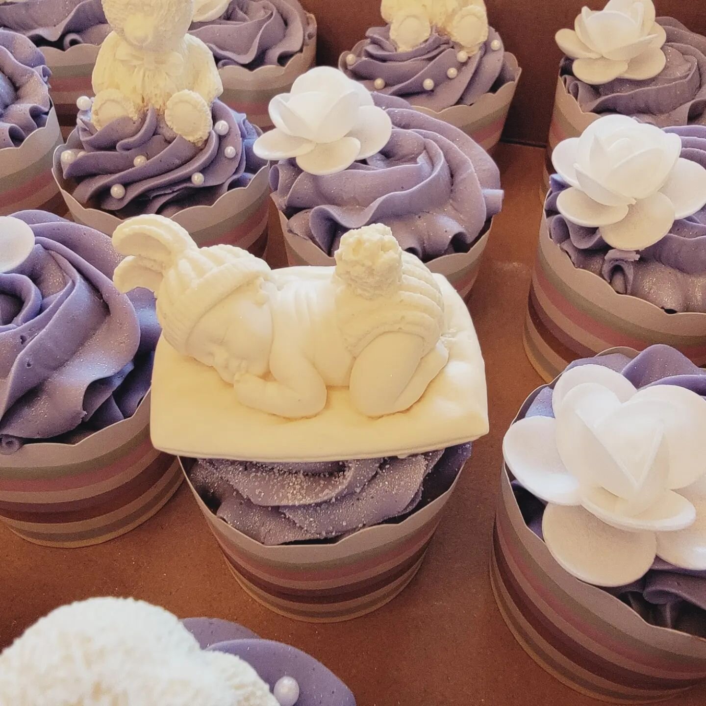 Baby Shower Cupcakes

Tender Vanilla Cupcakes with a Lavander Purple Vanilla Buttercream. 

#babyshowercupcakes #vanillacupcakes #purplebuttercream #vanillabuttercream #cakestyle #cakelife #cupcakeart #cupcakeideas #cupcakesofinstagram #cupcakeofthed