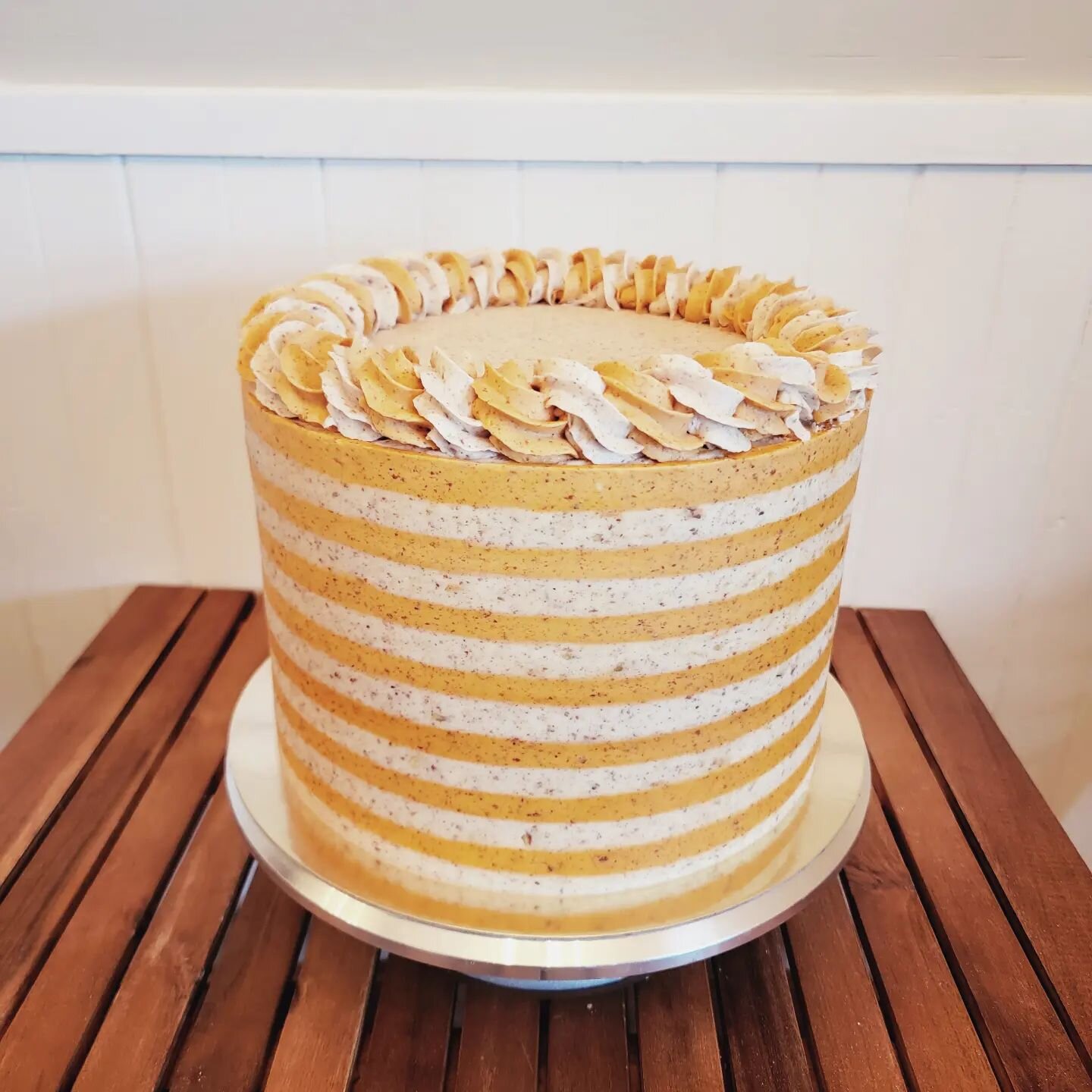 Everything Pumpkin Pecan

Tender Yummy Pumpkin Spice Cake Layers filled with Pecan Pie filling and covered in Buttered Pecan Buttercream! 

#pumkincake #butteredpecan #pecanpiefilling #pumpkinspice #cakeboss #cakebaking #cakelove #cakedecorator #cake