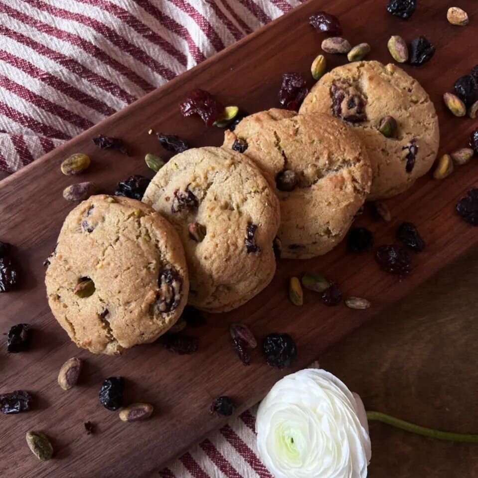 New Cookie Favor for Spring

🍒Pistachio Tart Cherry🍒
It is the perfect balance of sweet and savory!! 

#freshbakedcookies #gourmetcookies #artisancookies #artisanbaker #pistachio #pistachiocookies #tartcherries#softandchewycookies #yummycookies #co