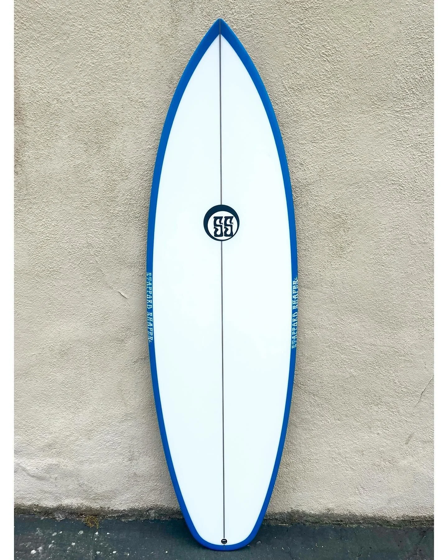 Ripper and real estate mogul @pepsikolachaaa put in an order not too long ago with the following guidelines: flat, wide, would when it&rsquo;s fat but also when the surf turns on, and 5&rsquo;10&rdquo;. The rest was up to me. I started with a rocker 
