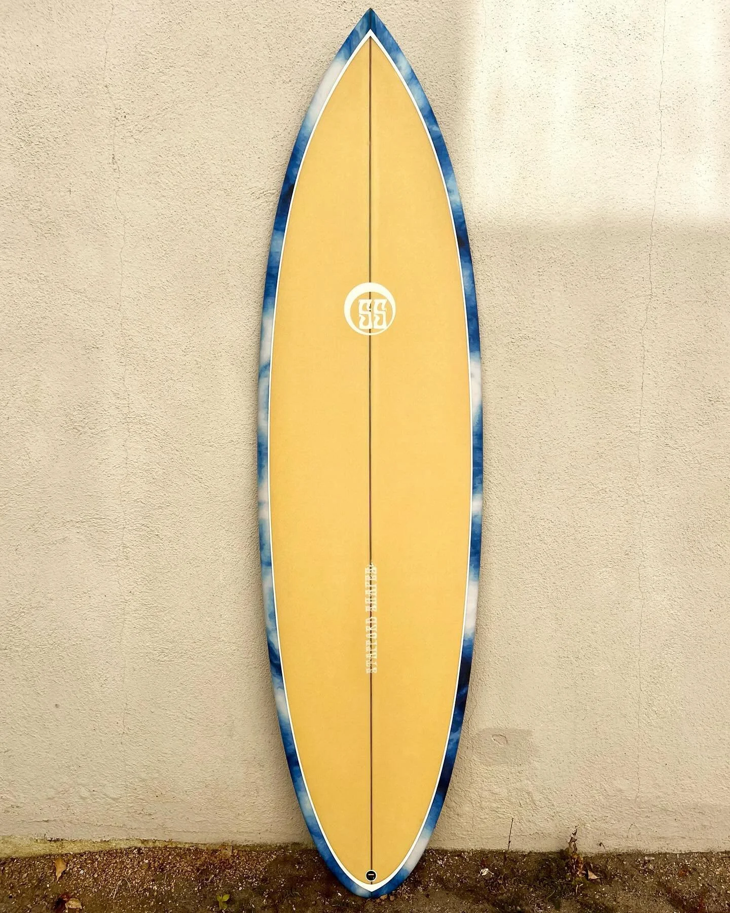 6&rsquo;4&rdquo; Twin Pin + 2 for @huntdriley in tie-dye and tan finished off with a nice white pinline. This one&rsquo;s a looker!