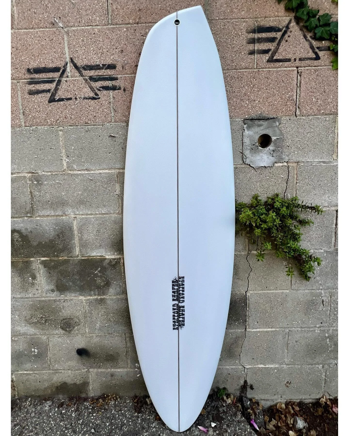 Further down the asymmetrical road we go, leaving behind the tribulations with the small victories riding shotgun. This one is for myself, and another shot at a &ldquo;hi-performance&rdquo; version of the design. The straight rail on the toe-side is 