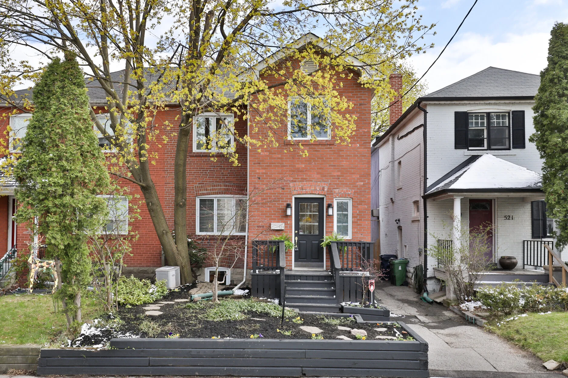 523 Davisville Avenue