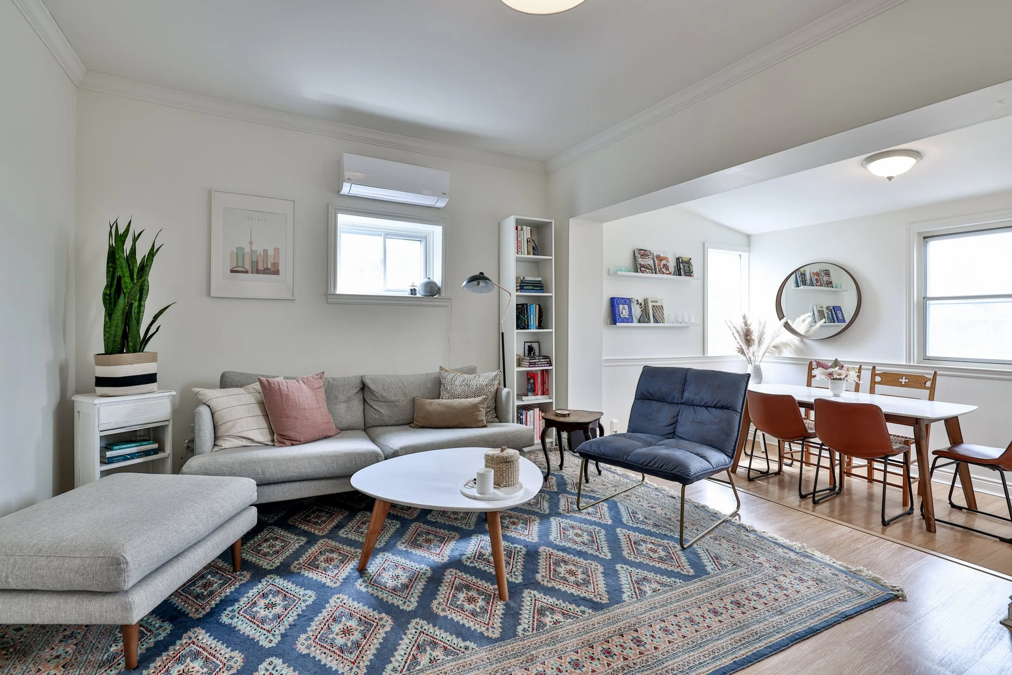 98 Hampton Avenue, Upper