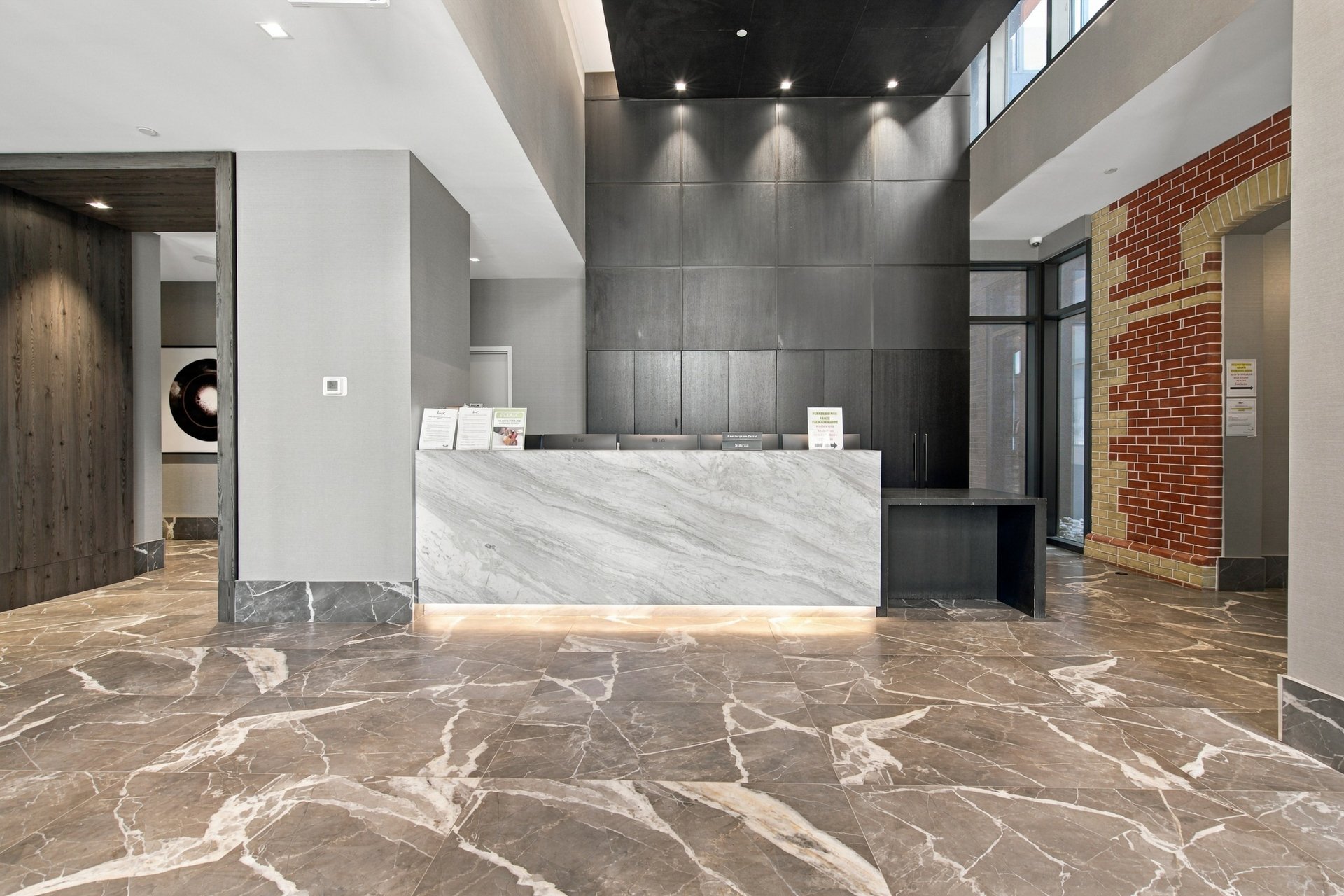 3_001_Lobby.jpg