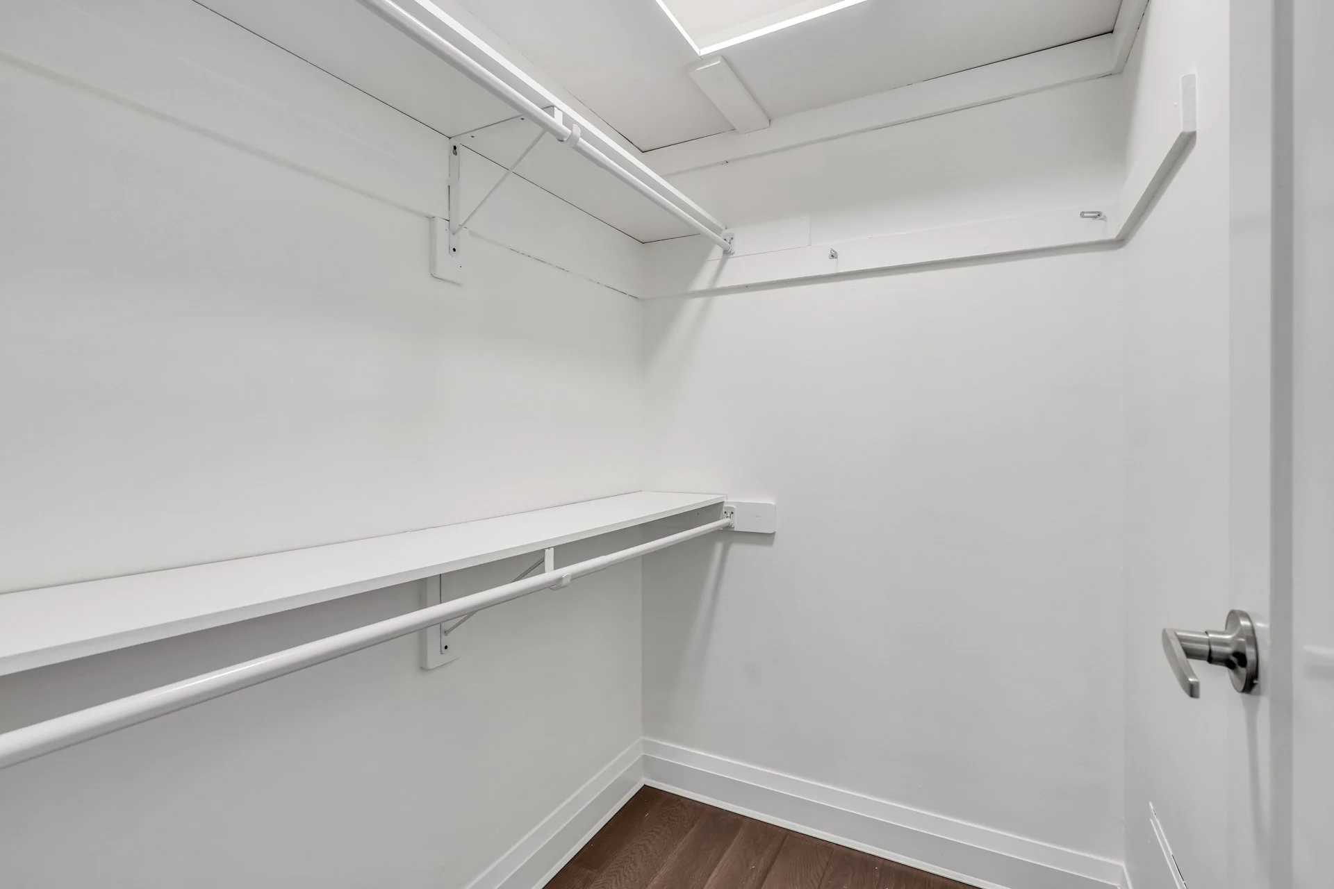 26_005_Primary Bedroom.jpg