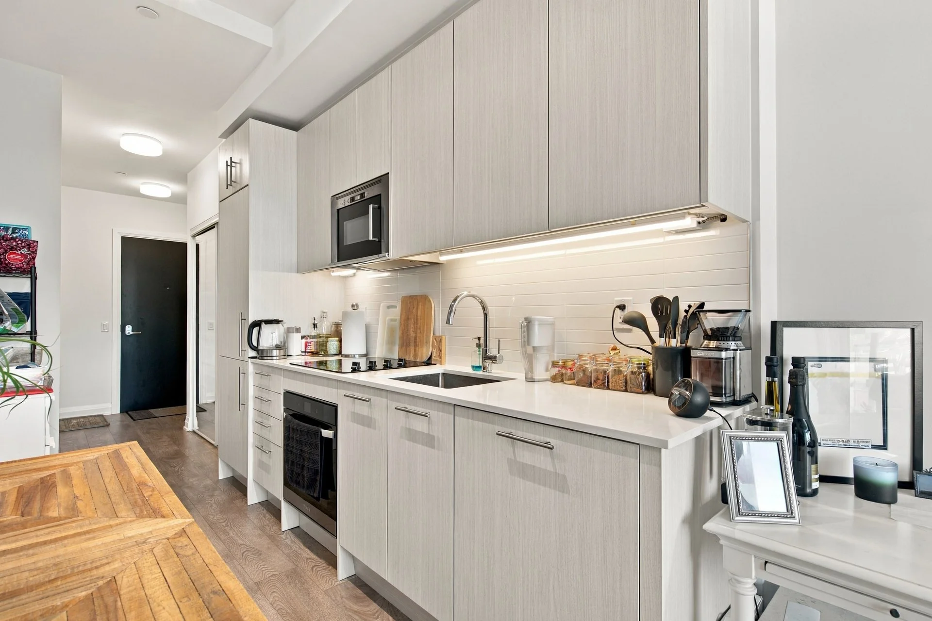 7. 15_002_Kitchen.jpg