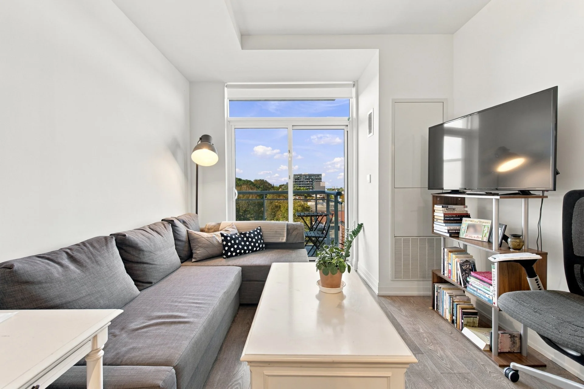 11. 8_003_Living Room.jpg
