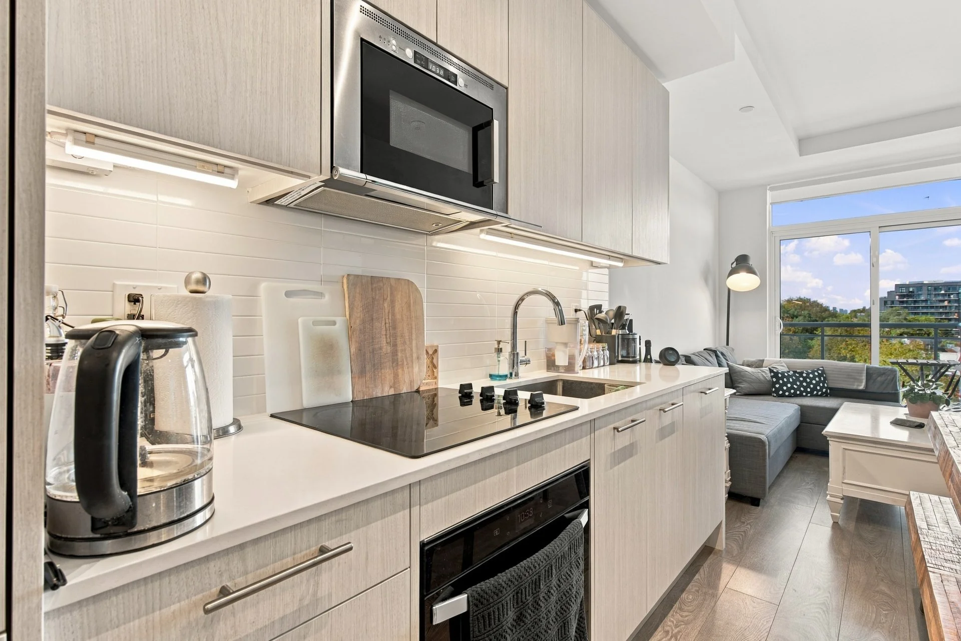 9. 15_003_Kitchen.jpg