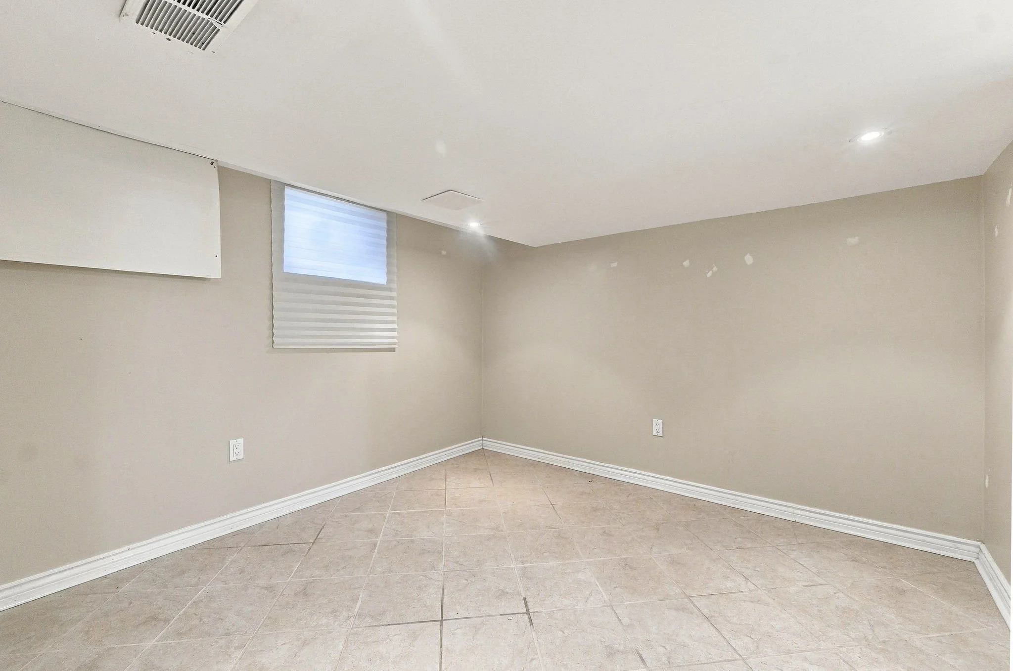 24. 35-web-or-mls-DSC07098.jpg