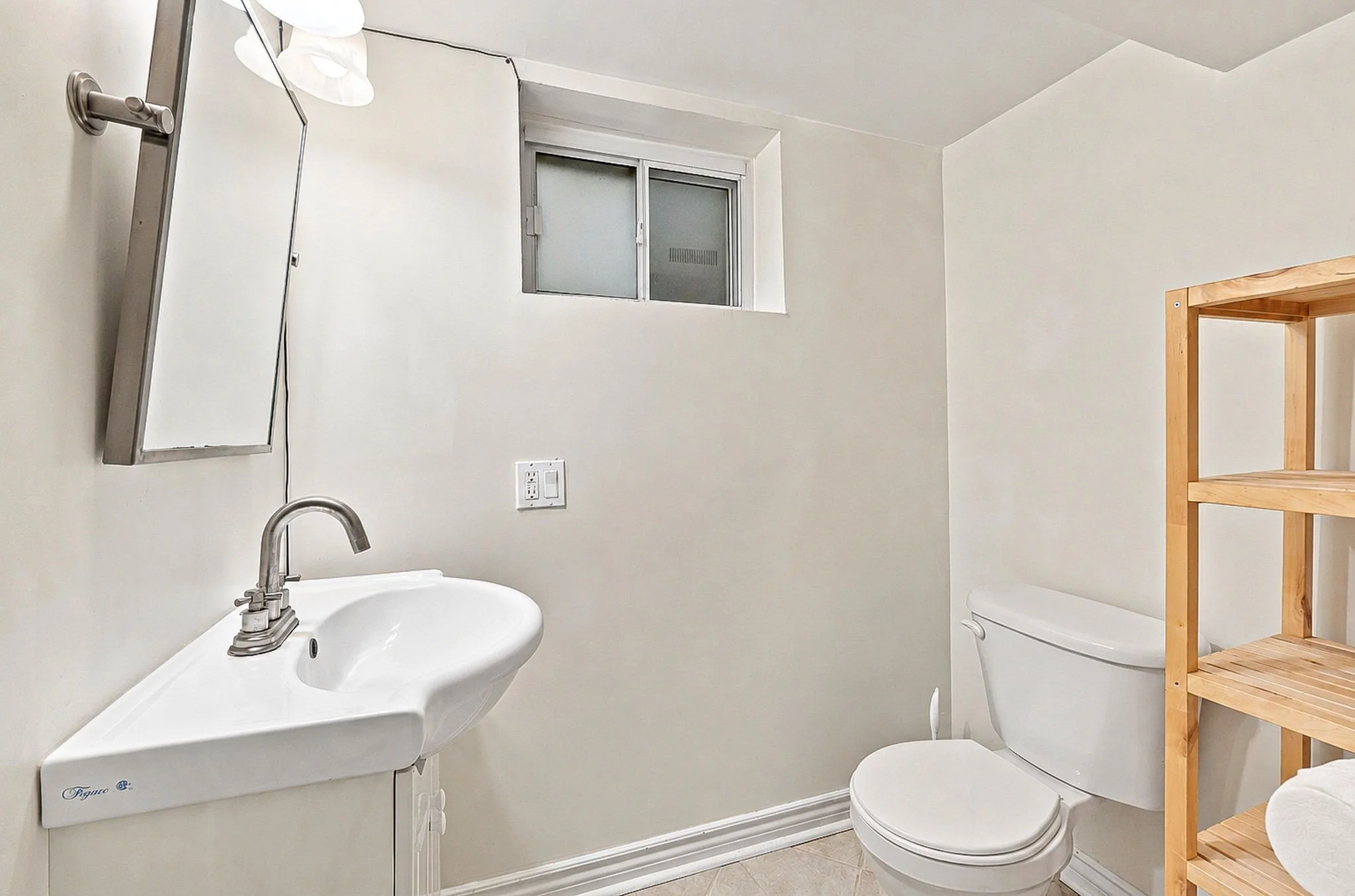 29. 40-web-or-mls-DSC07123.jpg