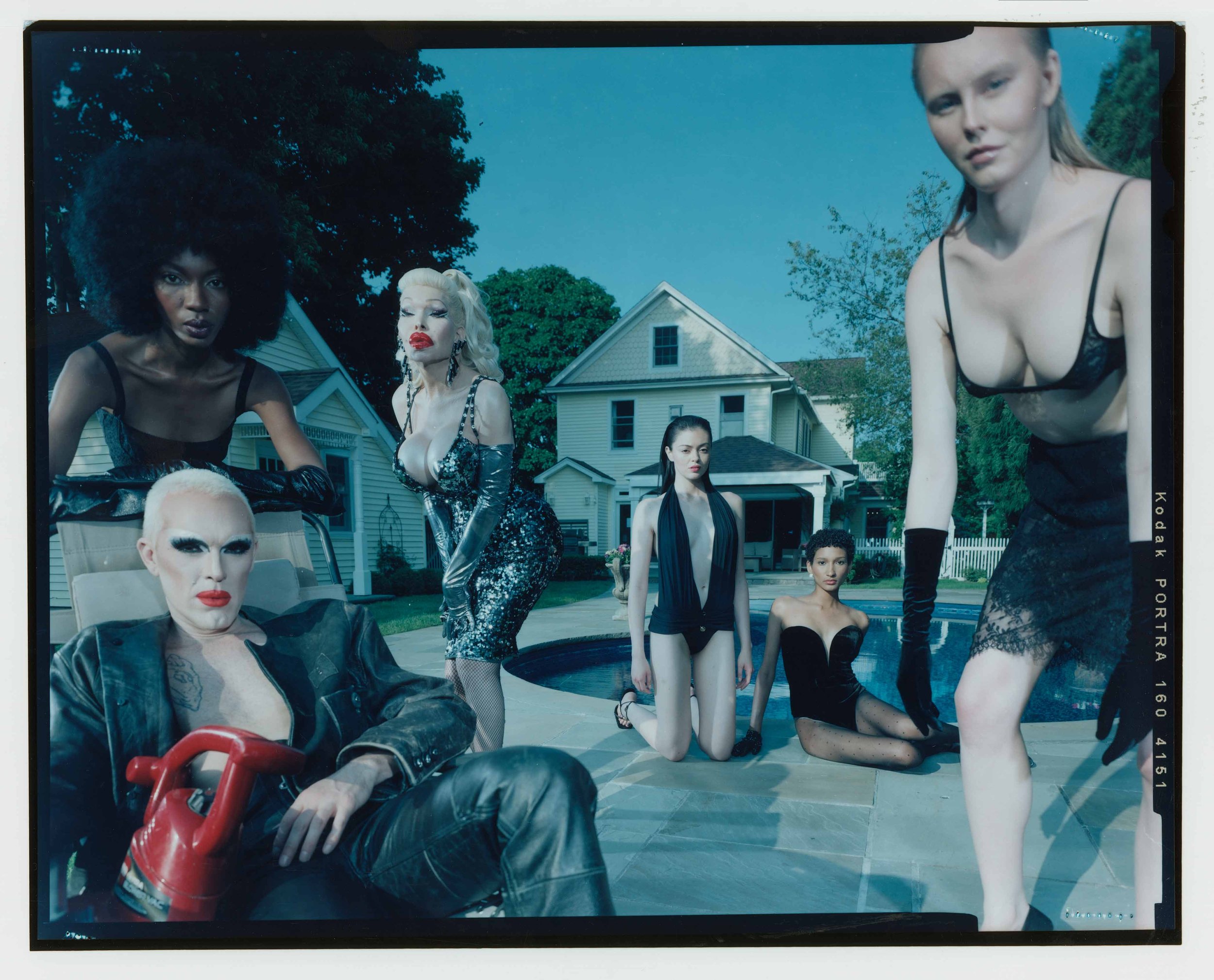68cc2f3f6d8764894d0c373e_200_ISSUE_FLAUNT_MAGAZINE_JOY_IS_CONTAGIOUS_FASHION_AMANDA_LEPORE12.jpg