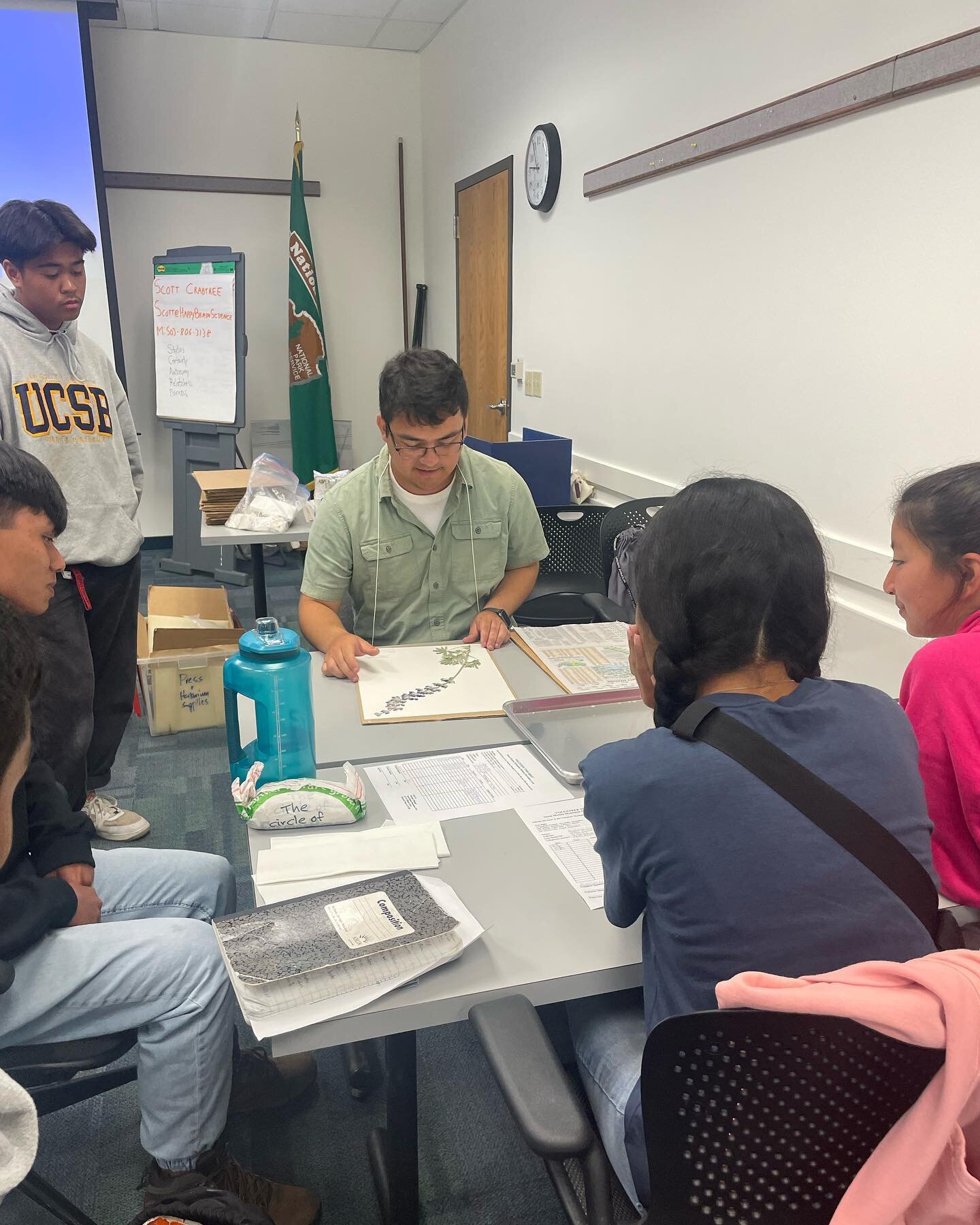 The last week with Spring 2023 OYE was filled with a herbarium workshop with Tak! Our Seed and Herbarium Manager. As well as a presentation with our park ranger Antonio Solorio!  #OYE #samofund
