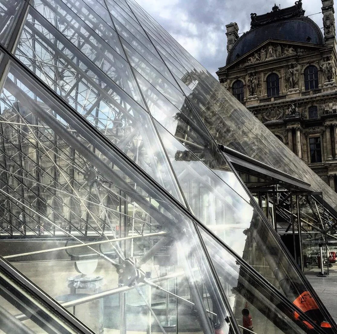 E por fale em saudade / onde anda voc&ecirc;? 🎶🎵

#TBT da cidade mais linda da terra. 🌎 
Paris, n&atilde;o nos vimos esse ano😭😷 #VemVacina