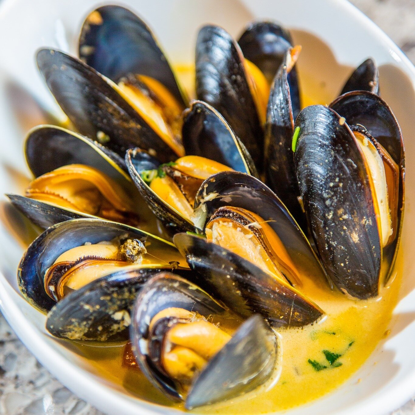Experience tonight's special feature: Cumin Coconut Mussels served with fresh garlic bread for only $20, every Tuesday! Available at all Banana Leaf locations except Davie. Don't miss out! 🍽️✨

*Image for illustration purposes only.

#bananaleafvan 