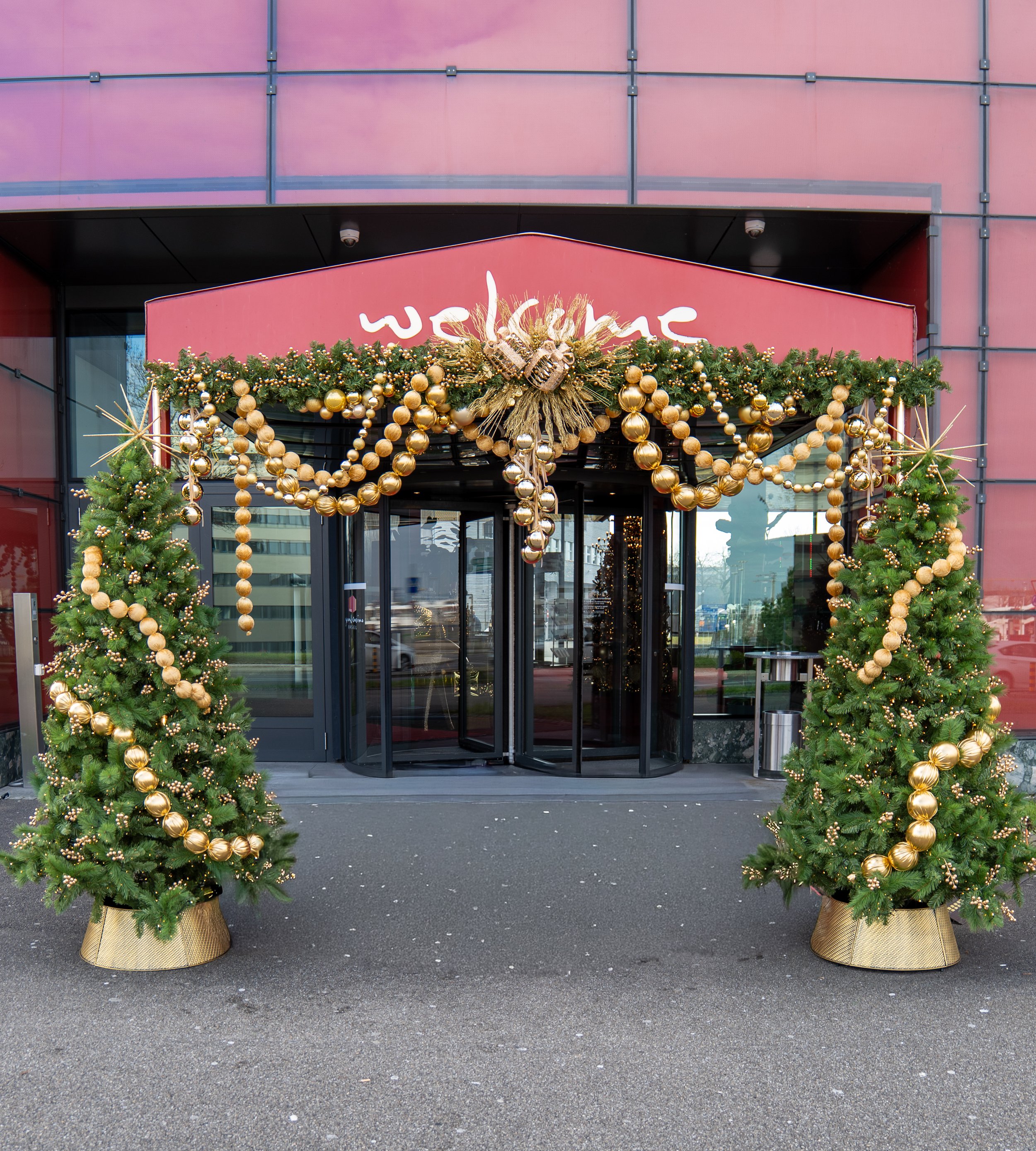 CASINO HOTEL CHRISTMAS DECORATION