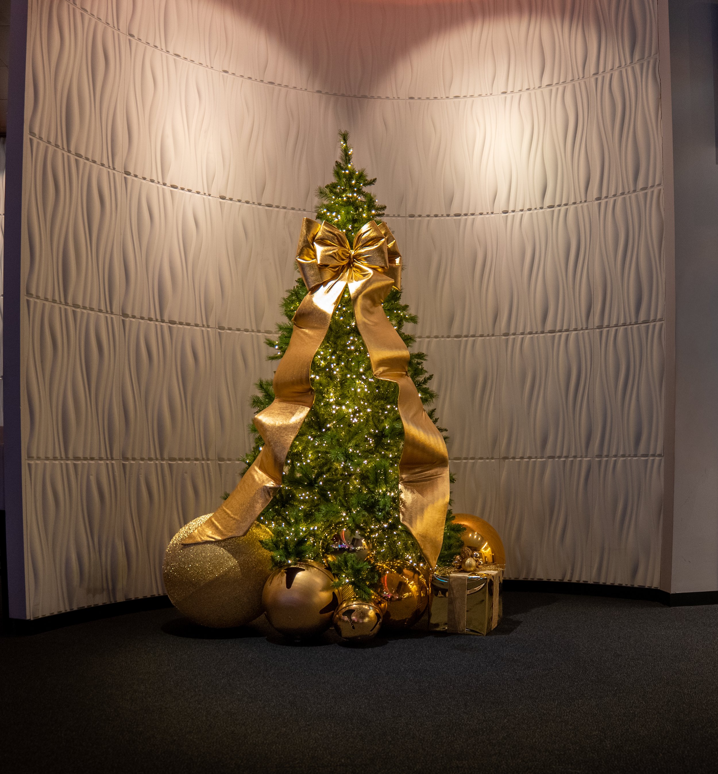 CASINO HOTEL CHRISTMAS DECORATION