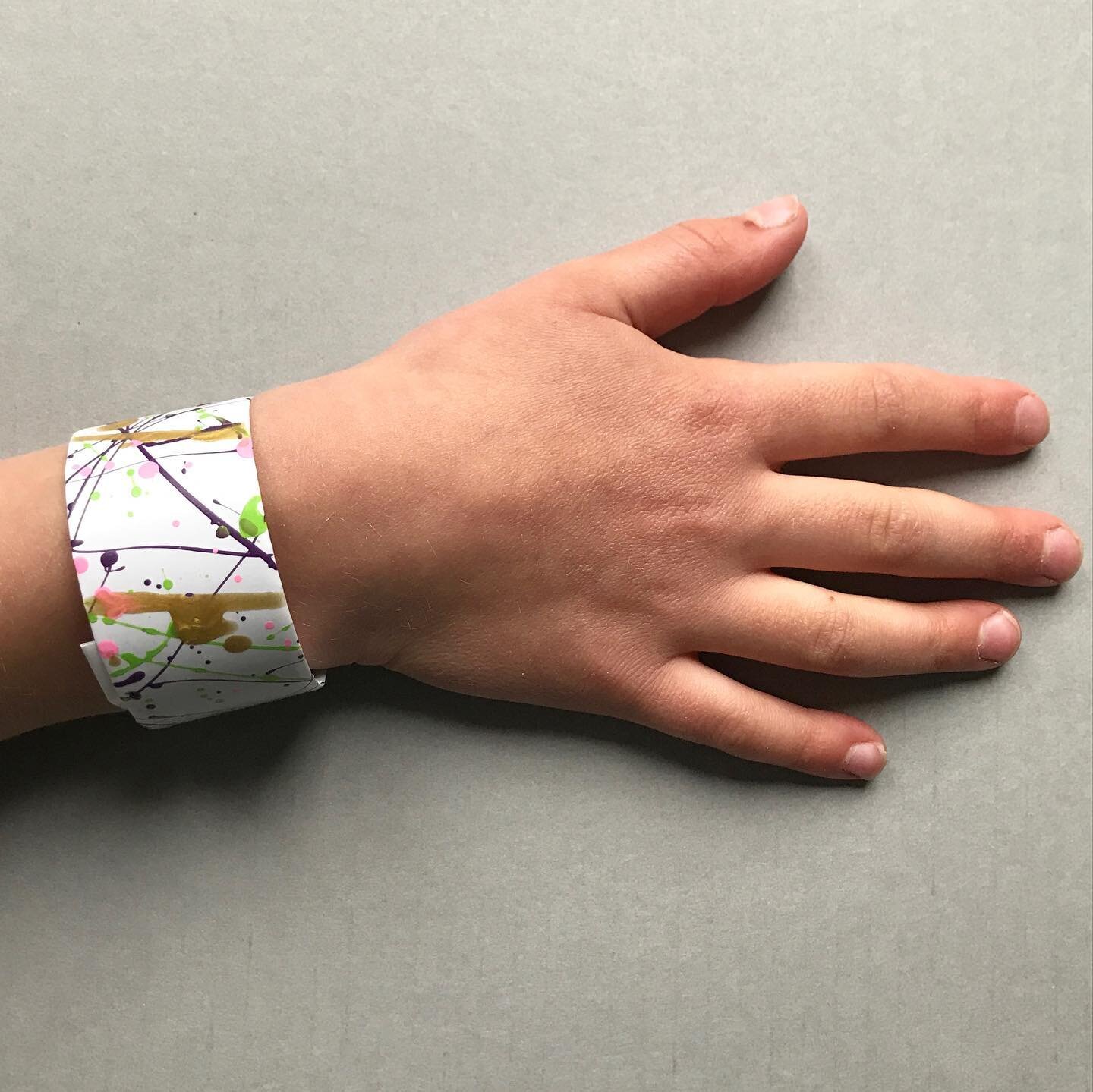 Today at ArtWalk in Westville! Olive and Leo will be selling jewelry they&rsquo;ve made at the kid&rsquo;s table from 1-2
✨
Olive is selling her &ldquo;Slaps-on Pollock&rdquo; bracelets! Splatter-painted with her favorite colors. Leo, of Wishing Well