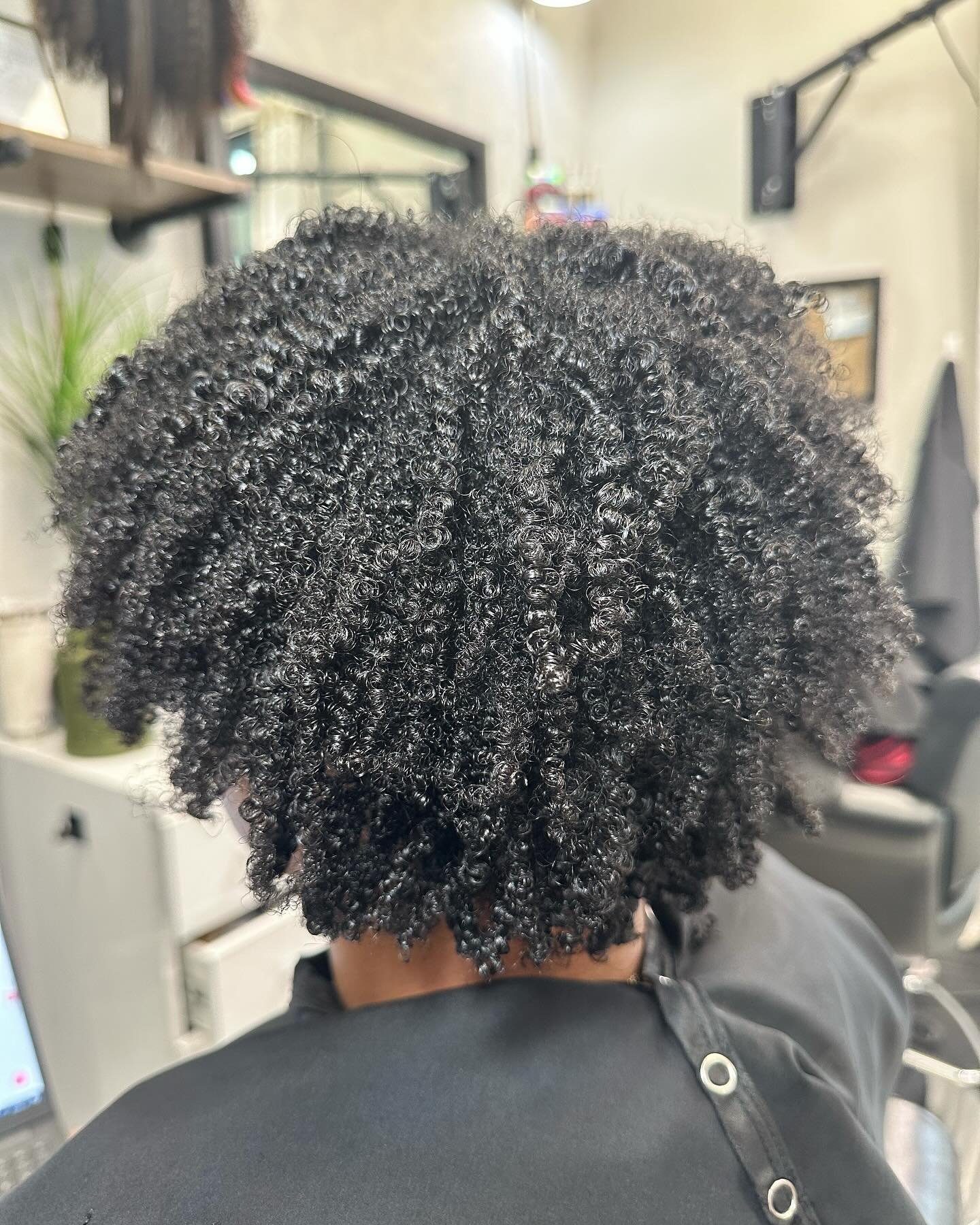 🌀👩🏾&zwj;🦱✨ Curls or coils, sis, we got you covered! Whether you&rsquo;re rockin&rsquo; those luscious curls or flaunting those fierce coils, Mane Authority knows just how to keep your mane lookin&rsquo; fly and healthy! 💁🏾&zwj;♀️✨ #CurlsAndCoil