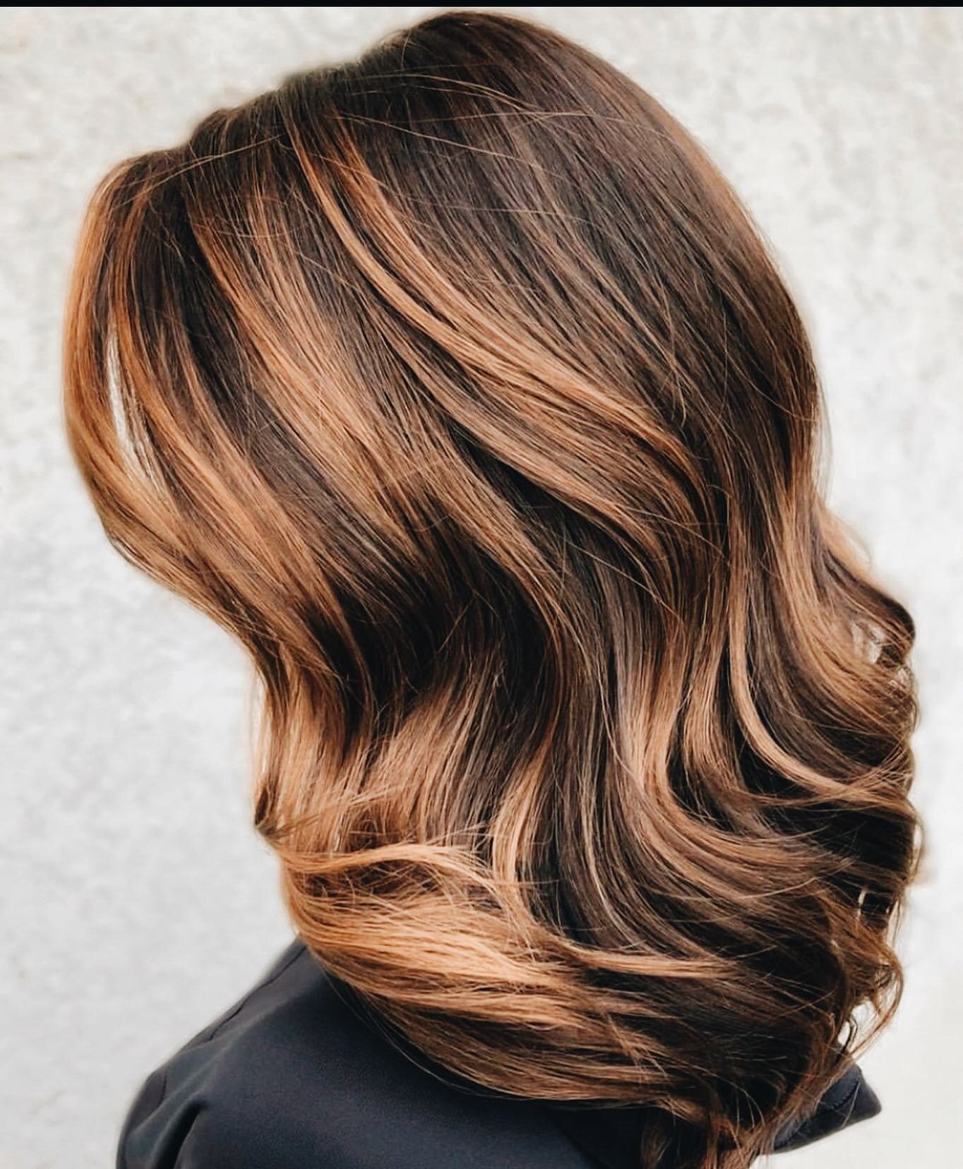 Fall color inspiration !!! As colorists we always hear brunettes &ldquo;hating red&rdquo; but if you incorporate red in the right way and have the right amount of depth next to it can be quite beautiful #carmelbalayage #balayage #fallhairtones #homes