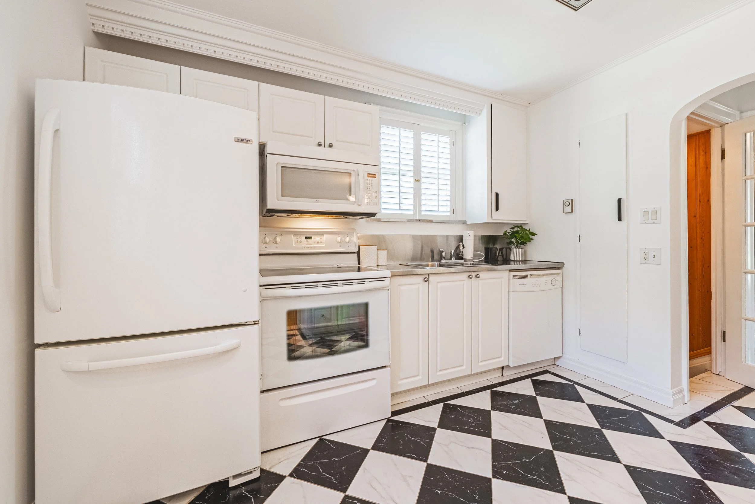 9 - 5039 Valley Way, Niagara Falls.jpg
