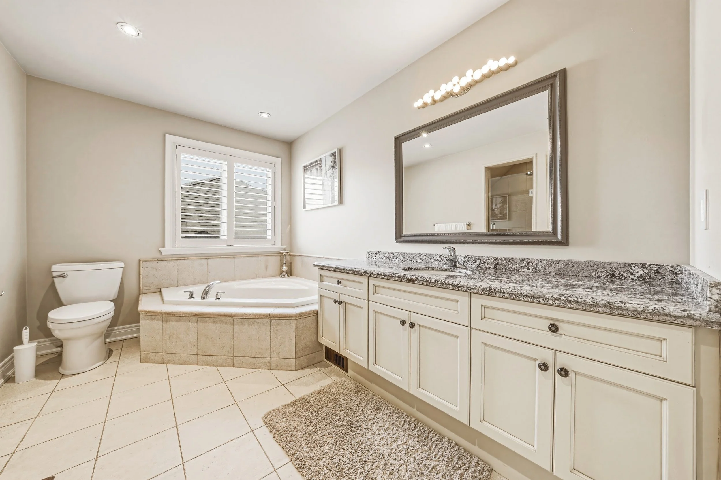 33 - 976 Shadeland Ave #3, Burlington.jpg