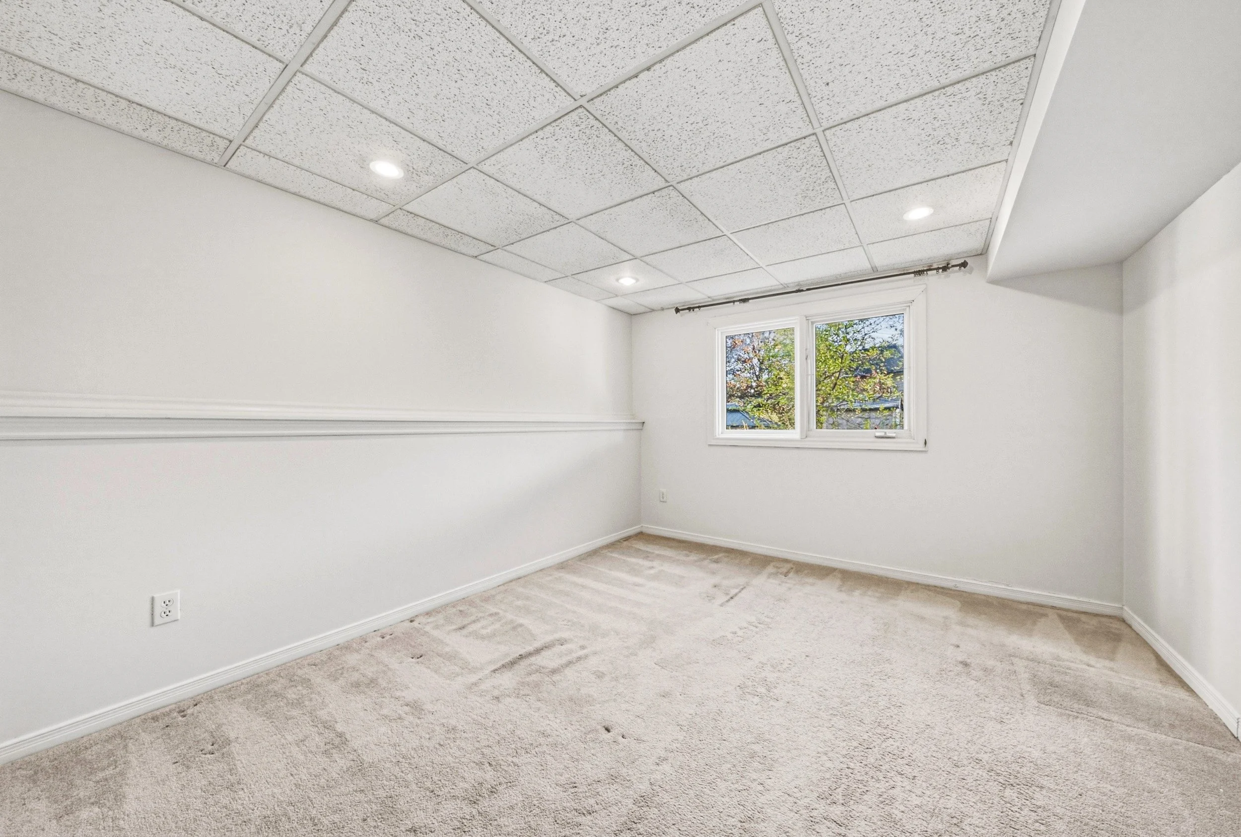 38 - 21 Moss Blvd, Dundas.jpg